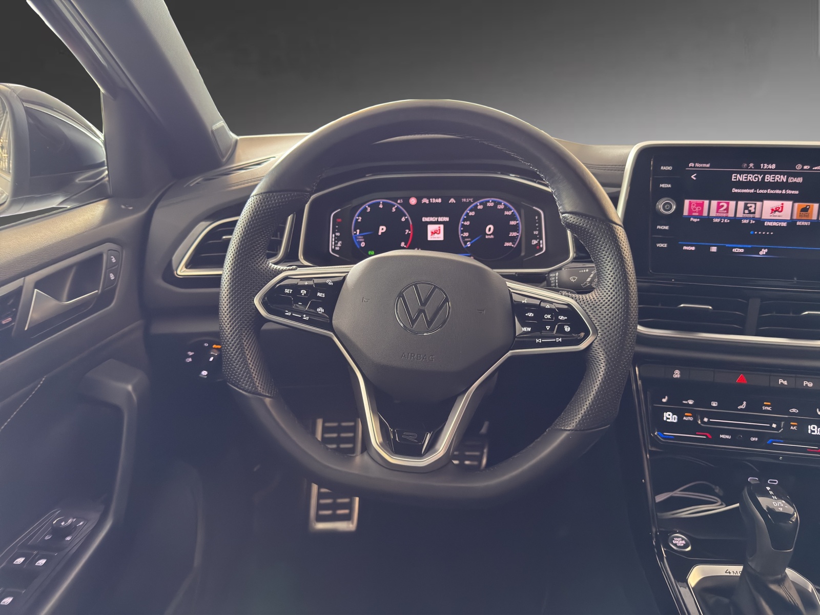 VW T-Roc 2.0 TSI R-Line DSG 4Motion-image-8