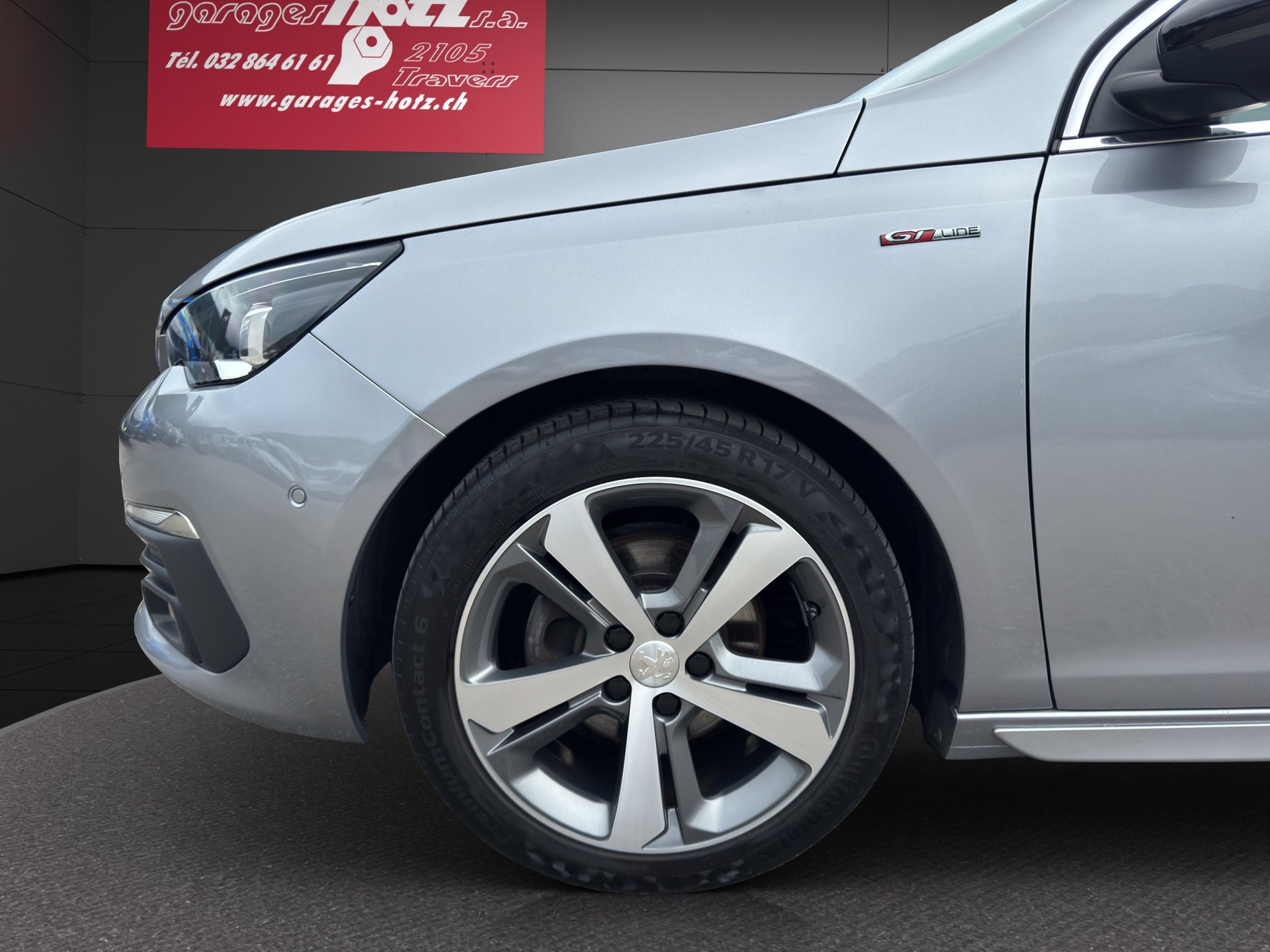 PEUGEOT 308 1.2 GT Line-image-4