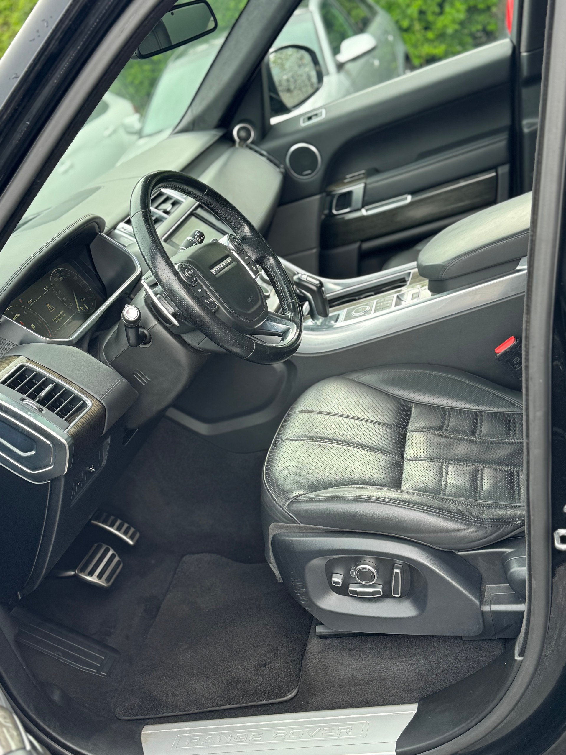 LAND ROVER Range Rover Sport 4.4 SDV8 Autobiography Automatic-image-14