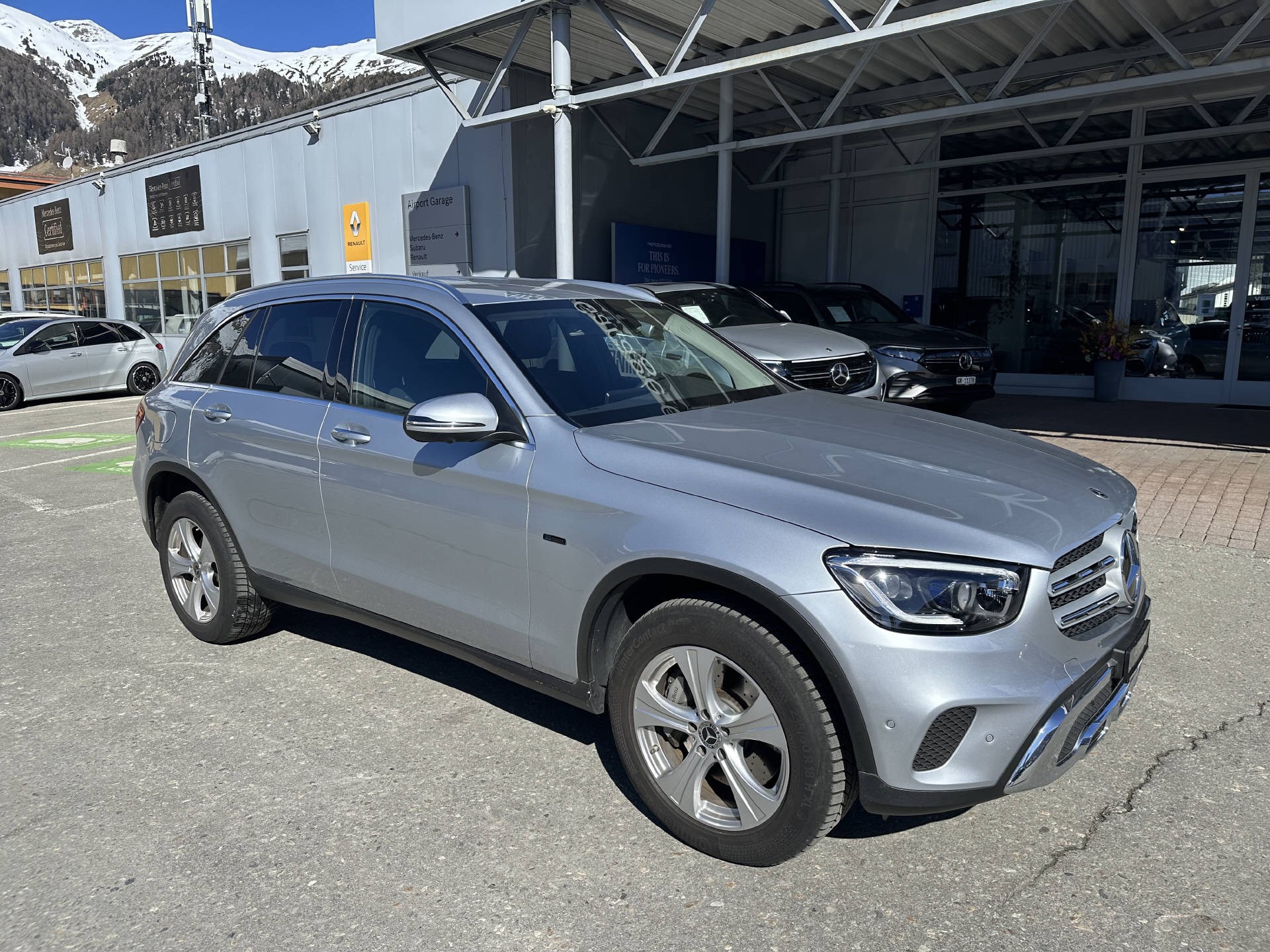 MERCEDES-BENZ GLC 300 e 4Matic-showroom-element-2