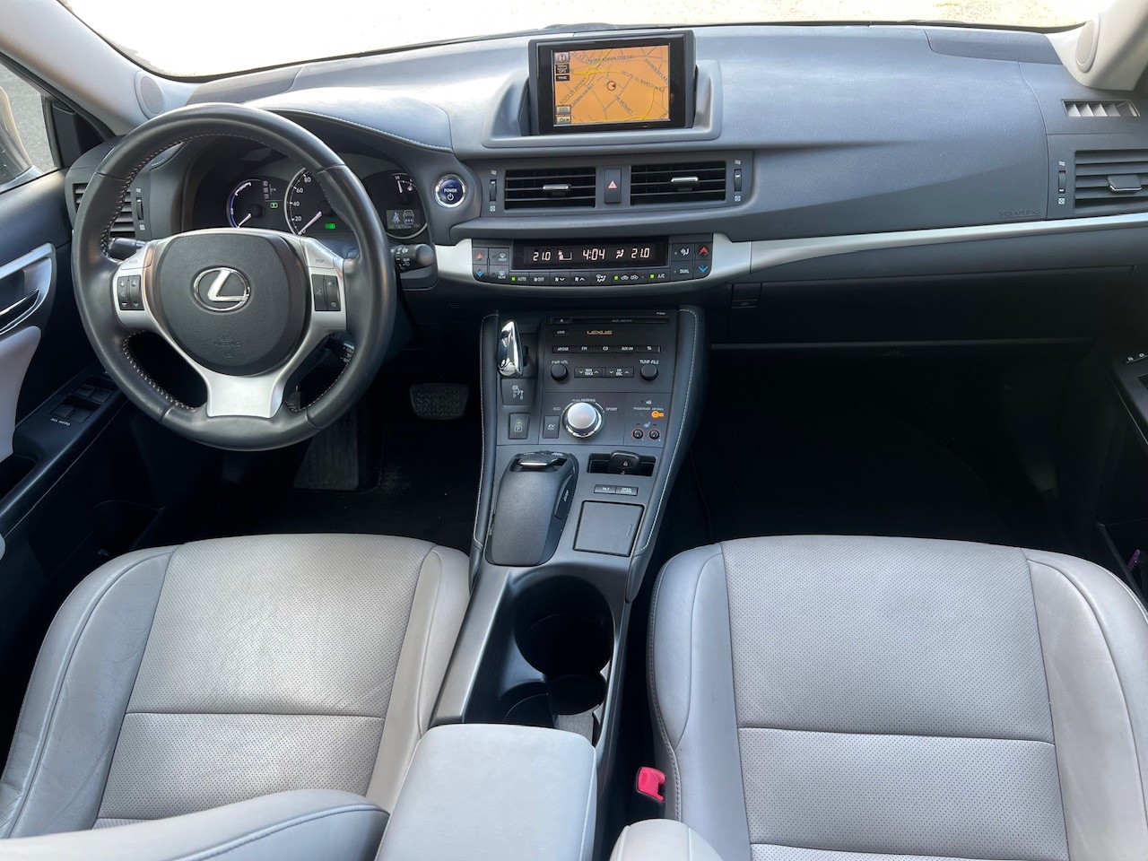 LEXUS CT 200h 1.8 excellence CVT-image-10