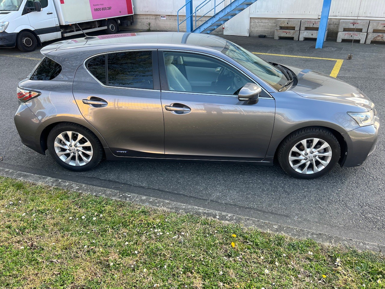 LEXUS CT 200h 1.8 excellence CVT-image-6