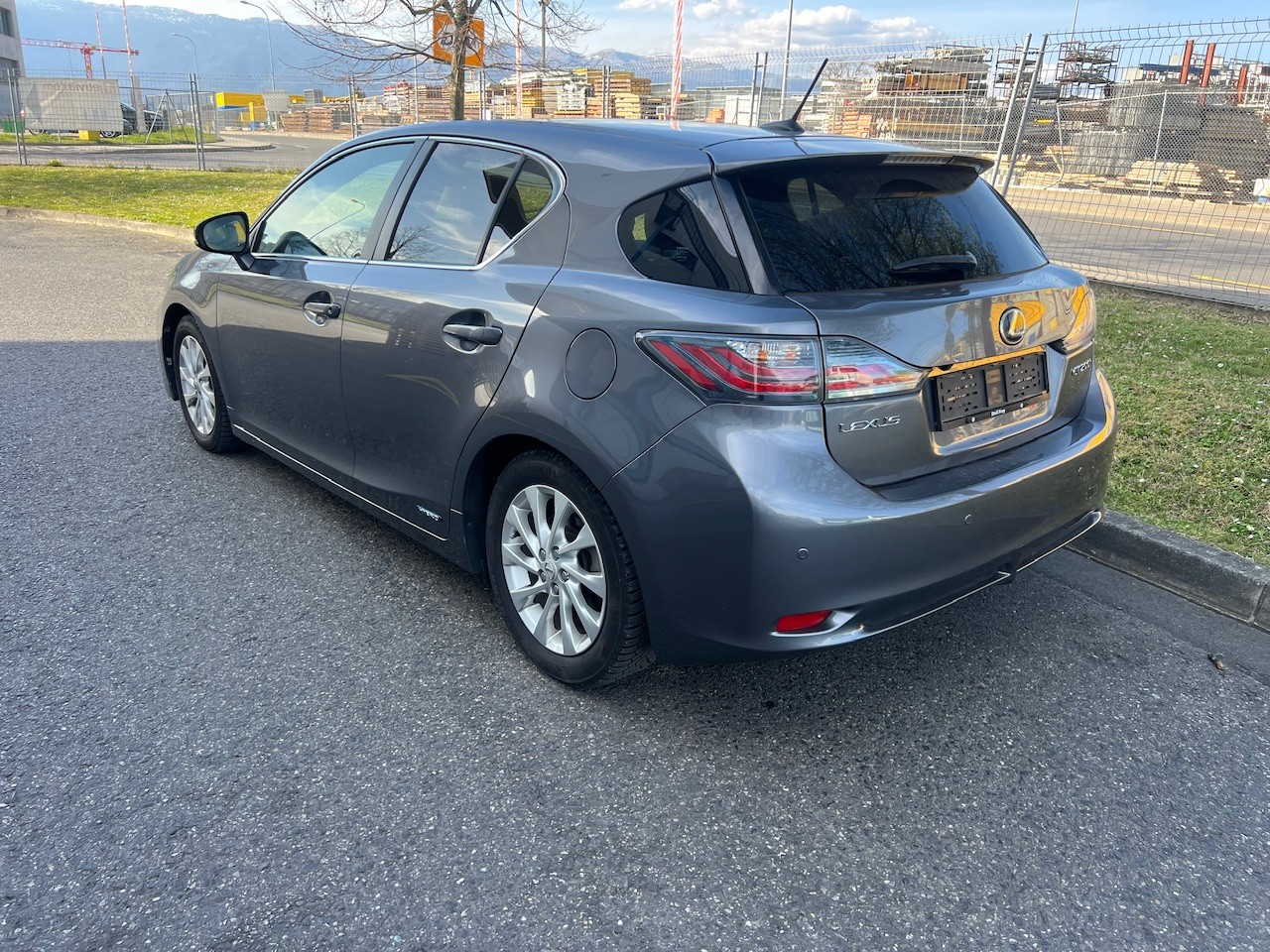 LEXUS CT 200h 1.8 excellence CVT-image-3