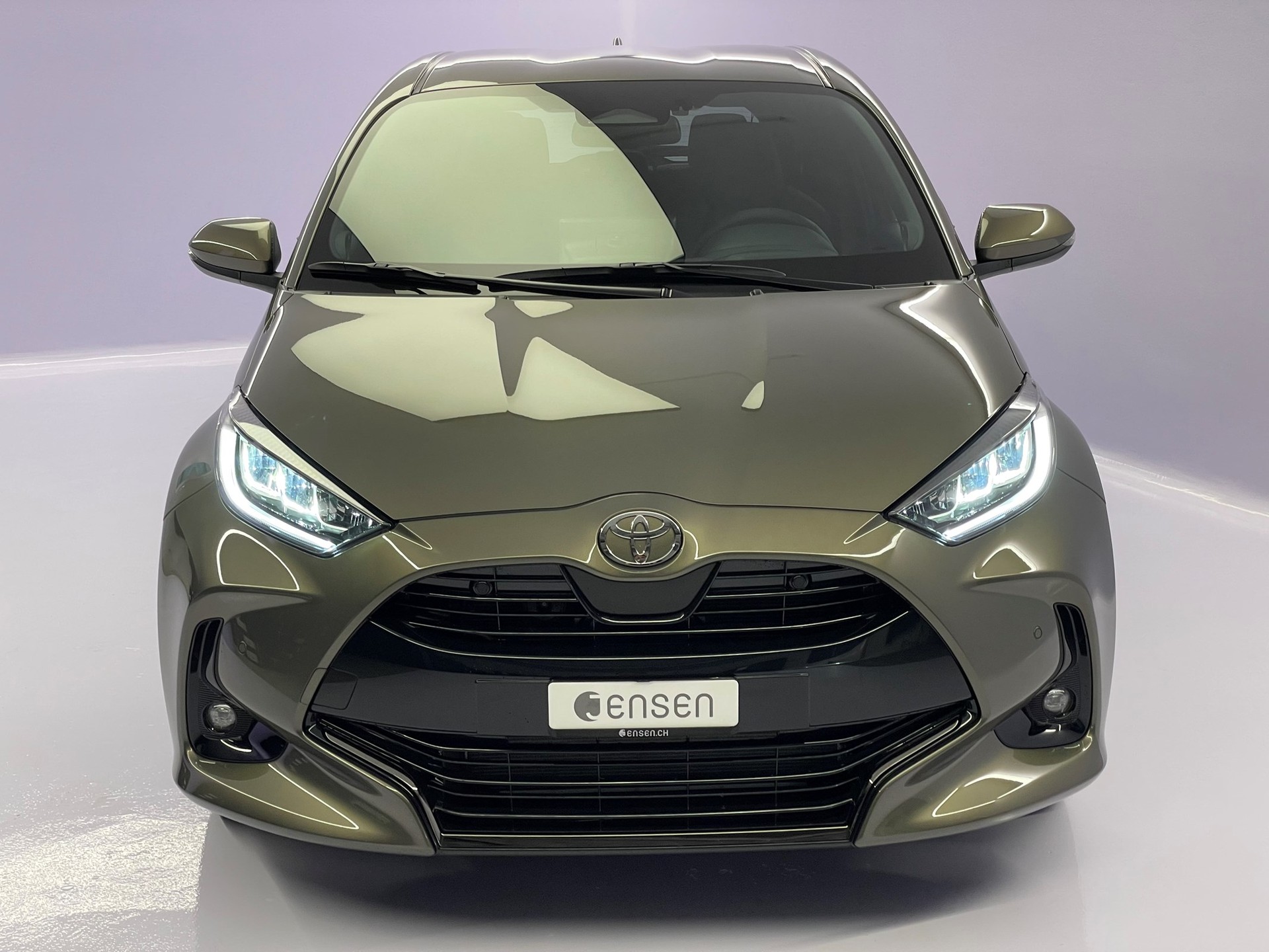 TOYOTA Yaris Hybrid 1.5 Premium-showroom-element-1