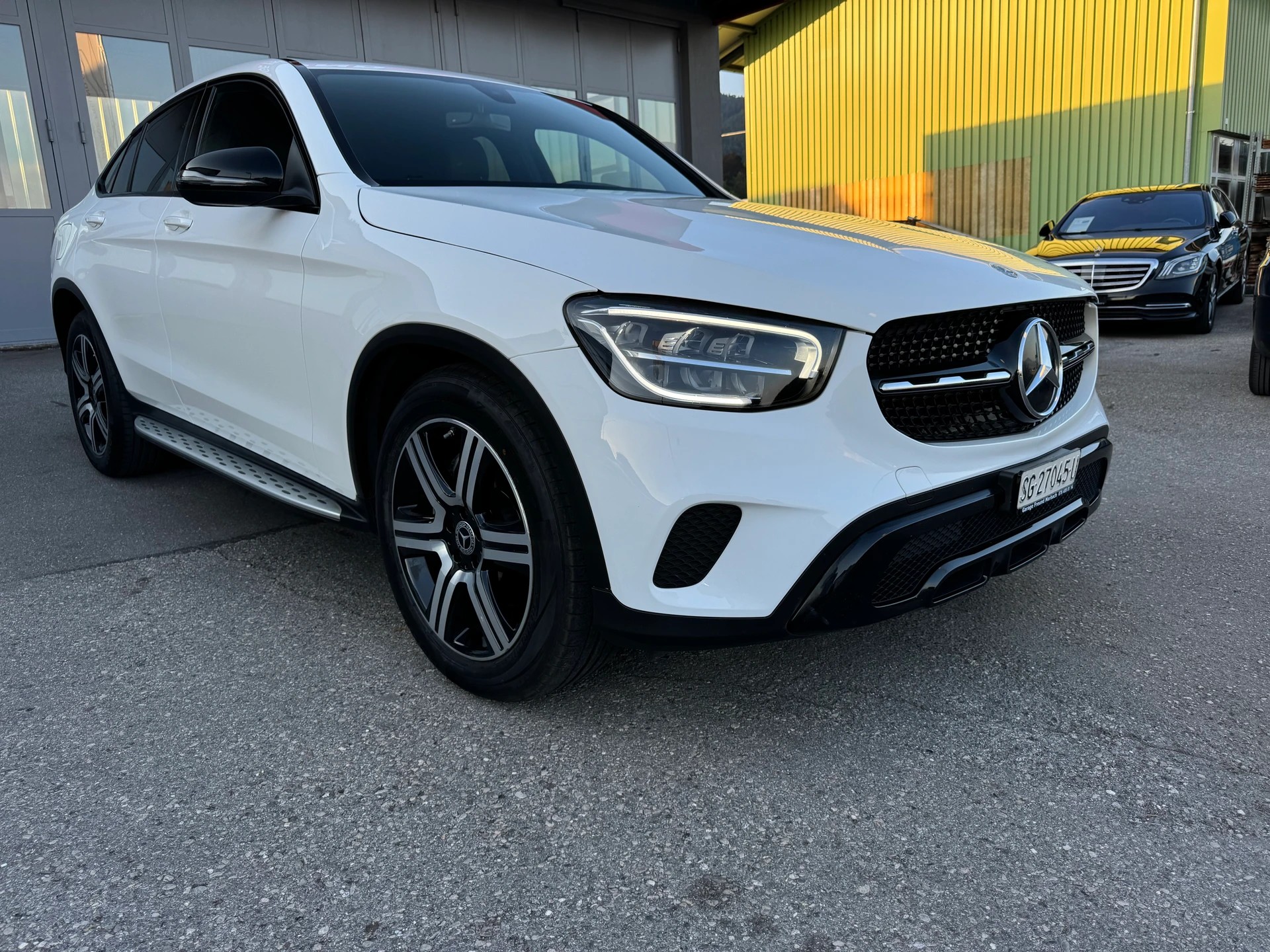 MERCEDES-BENZ GLC Coupé 300 4Matic 9G-Tronic-showroom-element-2