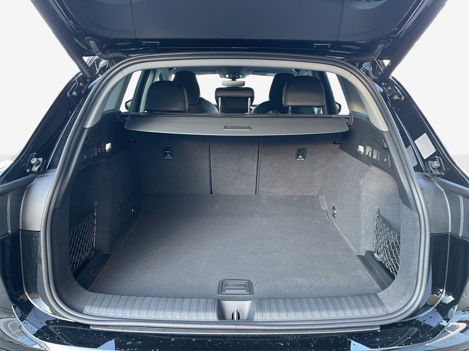 AUDI Q6 e-tron quattro-image-12