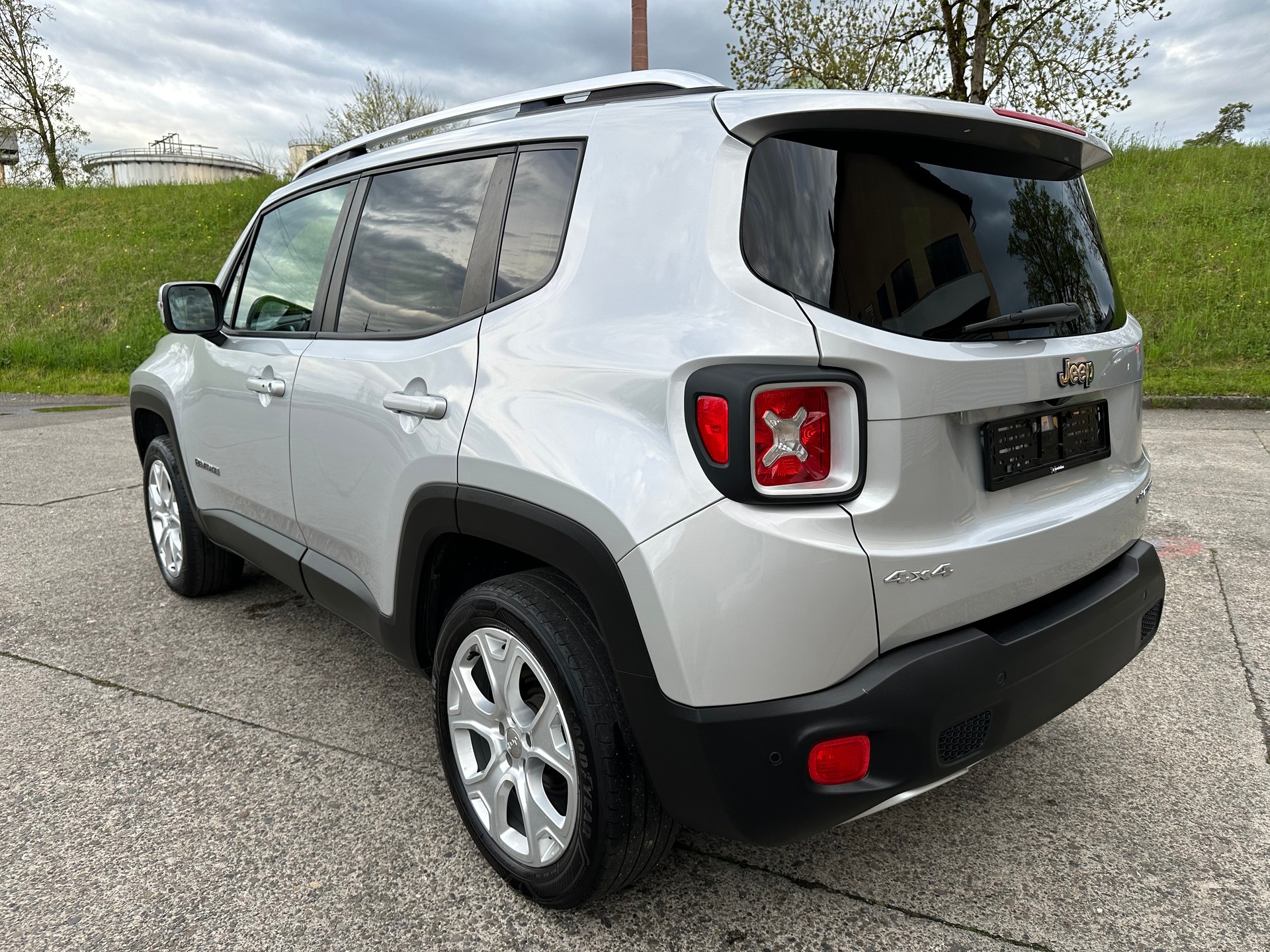 JEEP Renegade 1.4 Turbo Limited AWD-showroom-element-2