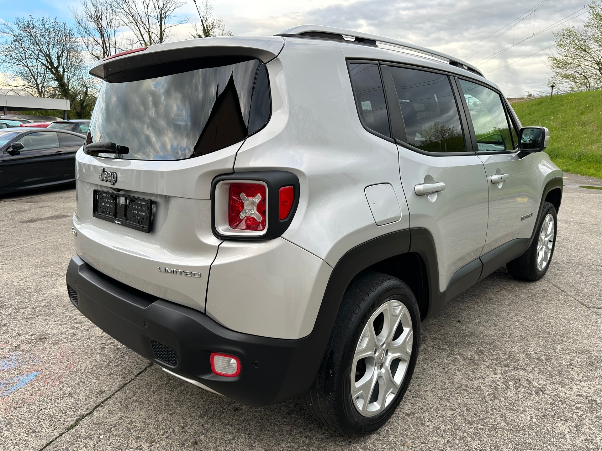 JEEP Renegade 1.4 Turbo Limited AWD-image-4