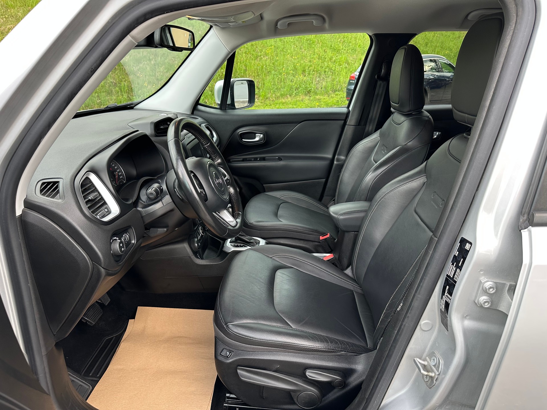 JEEP Renegade 1.4 Turbo Limited AWD-image-8