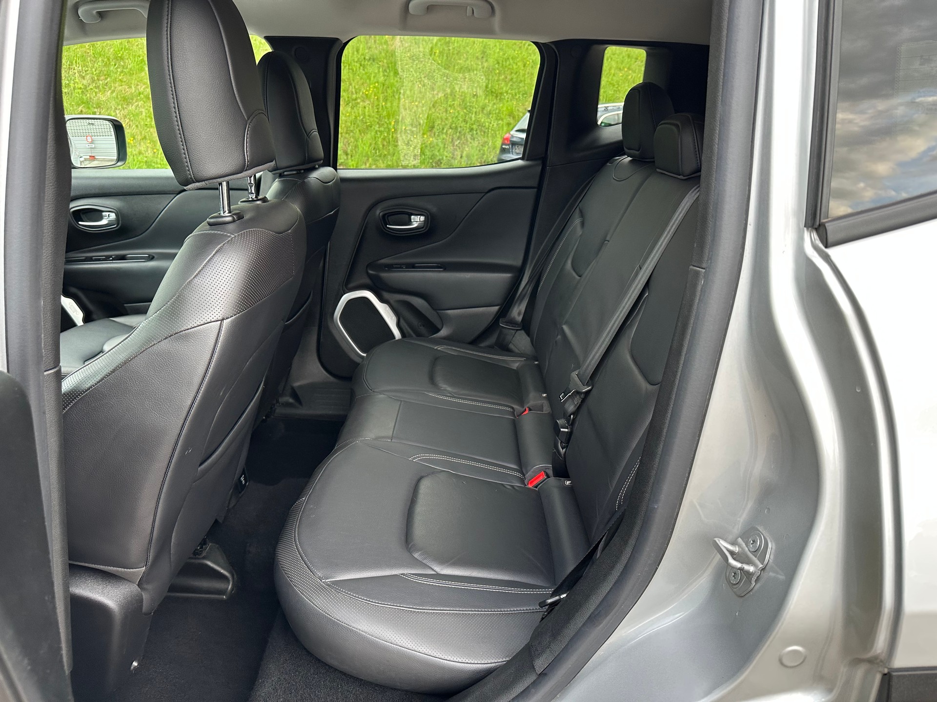 JEEP Renegade 1.4 Turbo Limited AWD-image-13