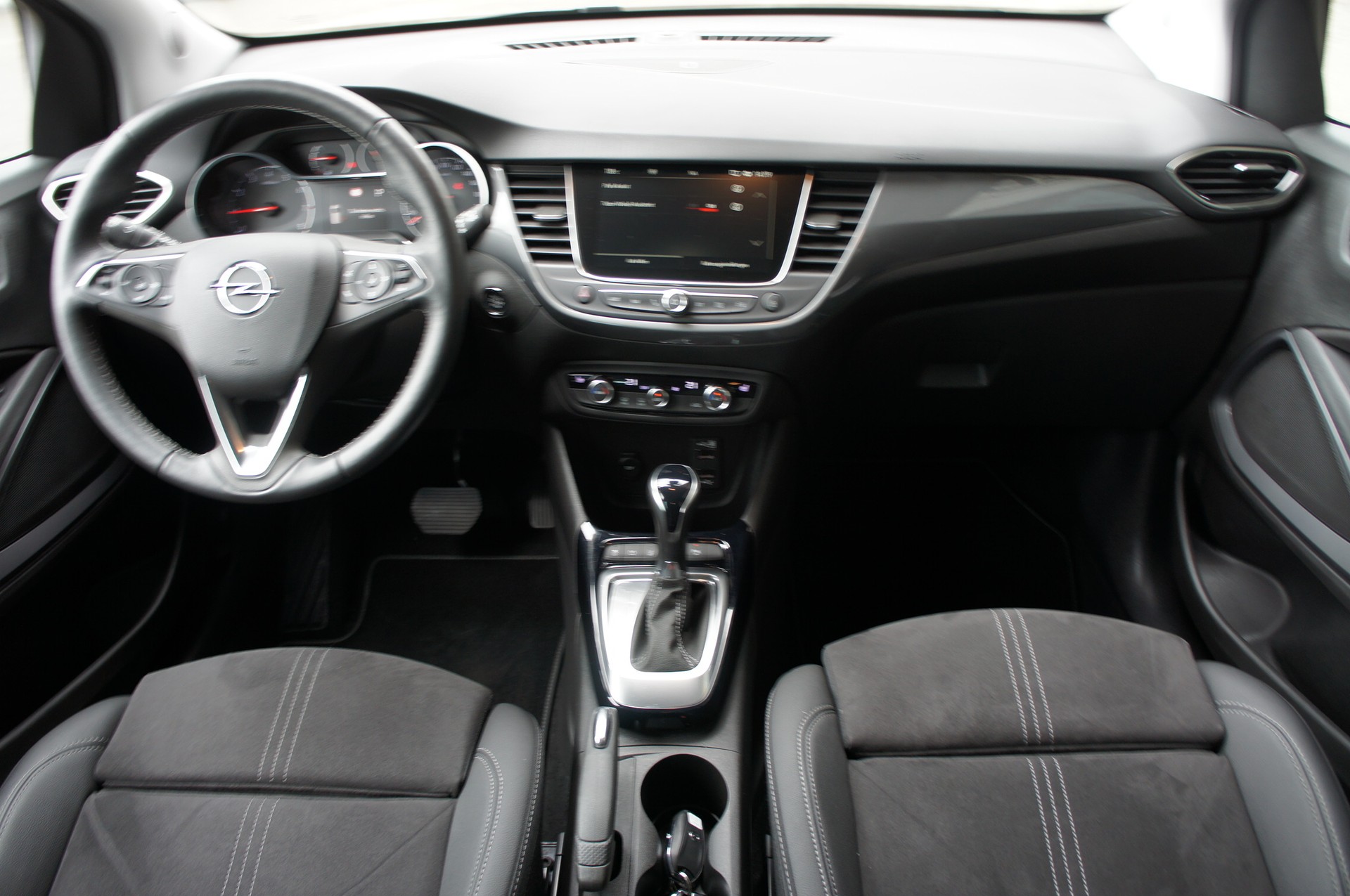 OPEL 1.2T 130 Blitz Elegance Automat-image-10