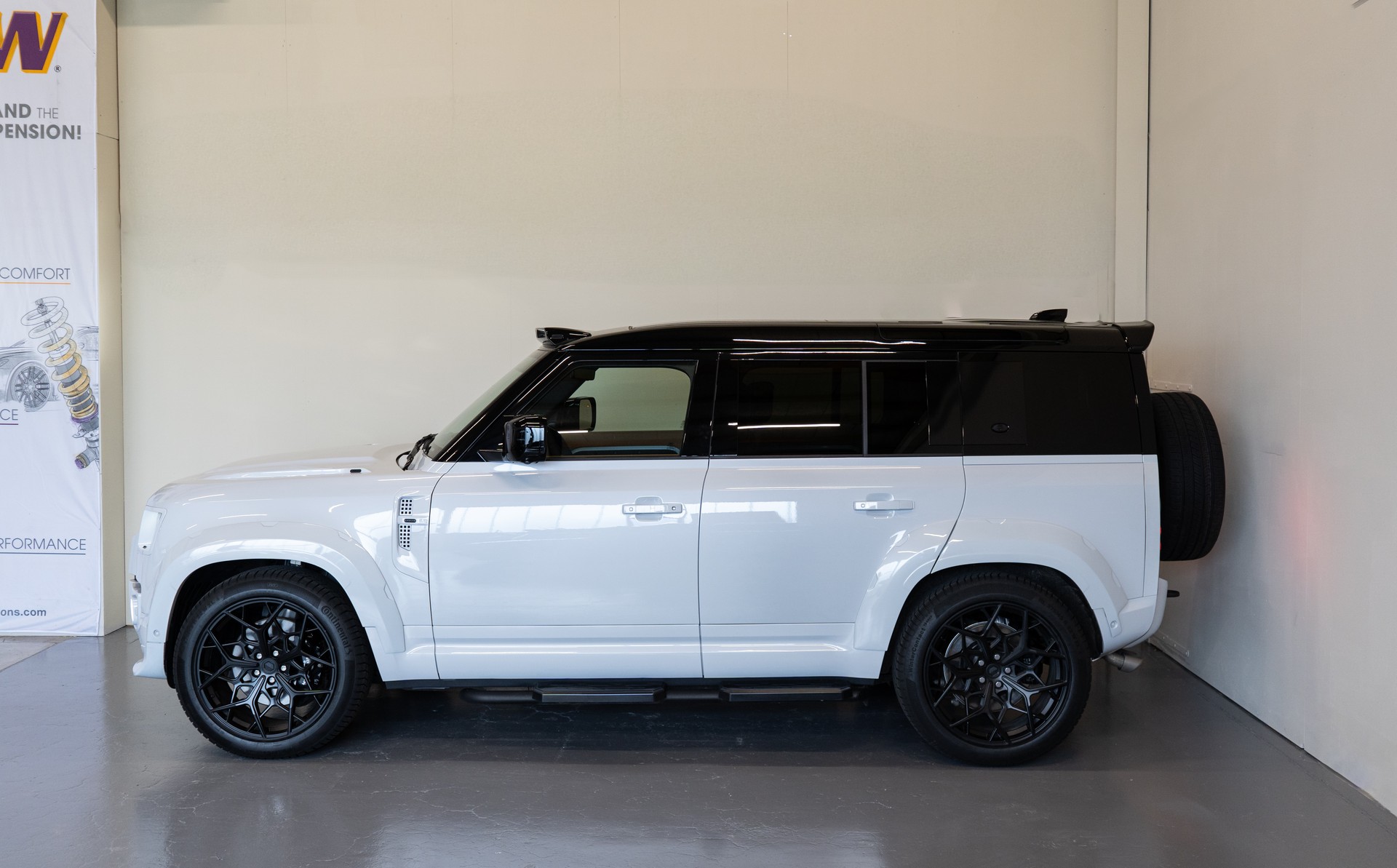 LAND ROVER Defender 110 525 V8 5.0 ** URBAN **-showroom-element-3