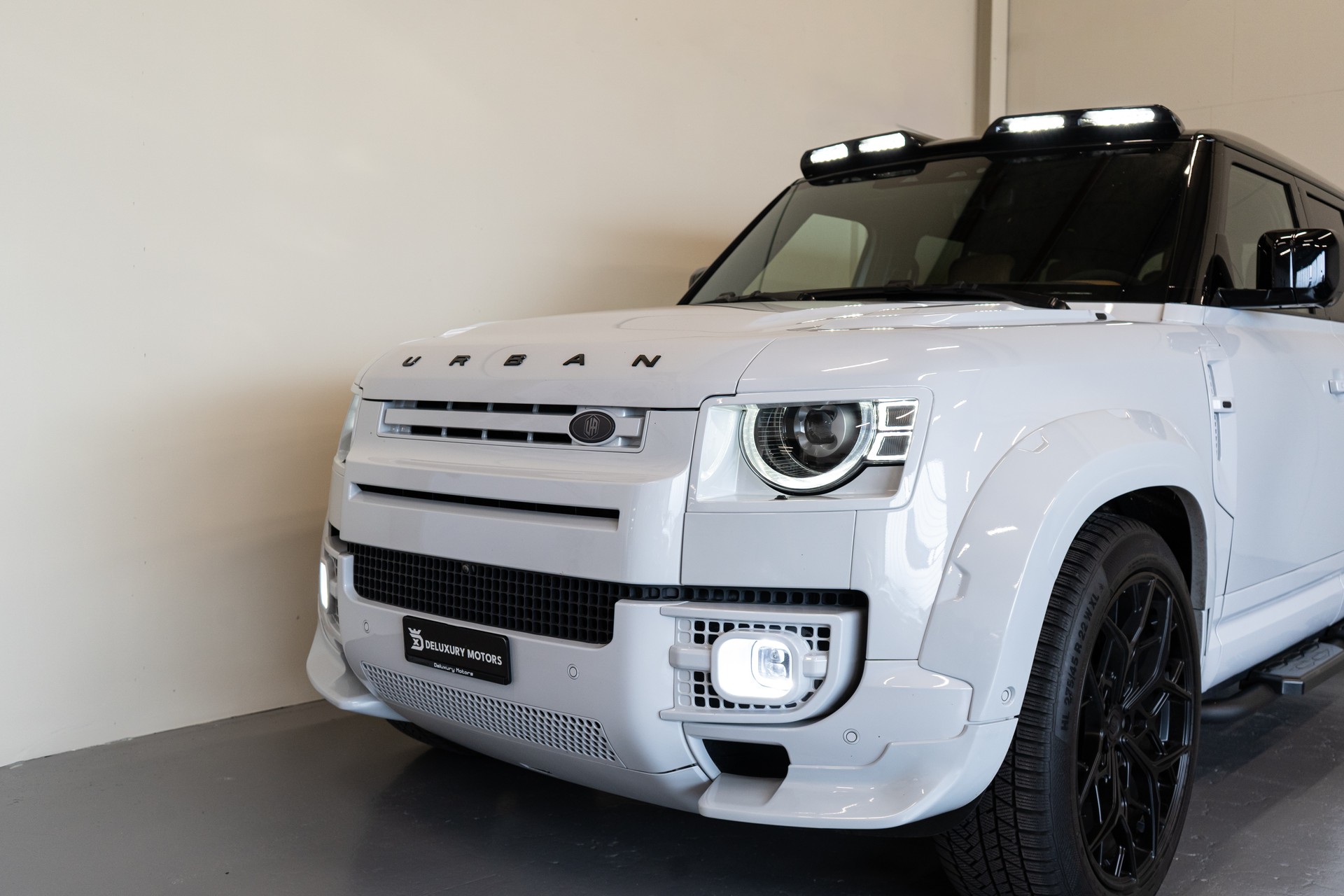 LAND ROVER Defender 110 525 V8 5.0 ** URBAN **-showroom-element-2
