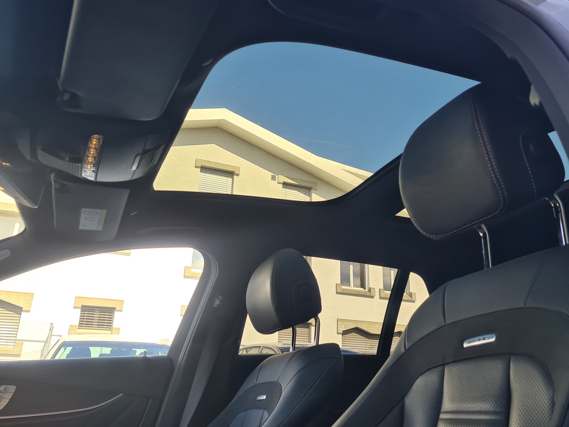 MERCEDES-BENZ E 43 AMG 4 Matic 9G-Tronic-showroom-element-1