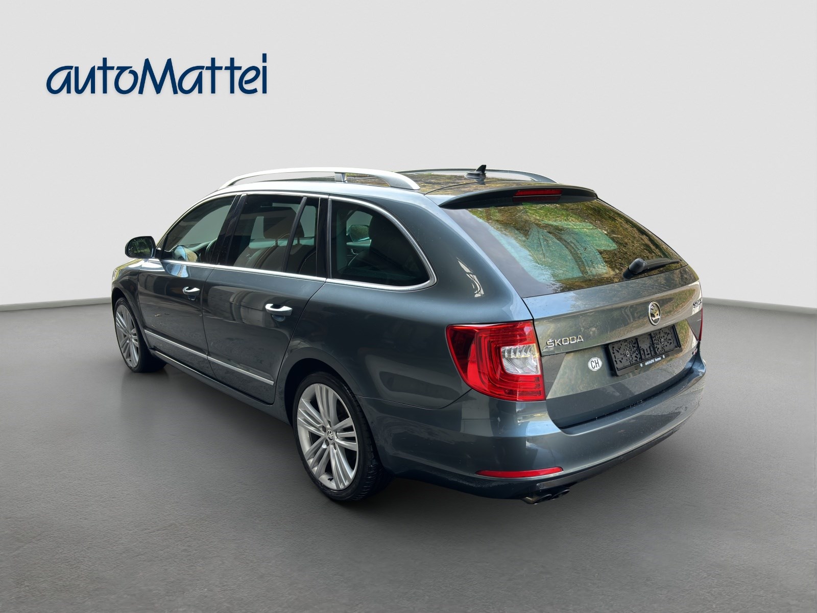 SKODA Superb Combi 2.0 TDi Business 4x4 DSG-showroom-element-2