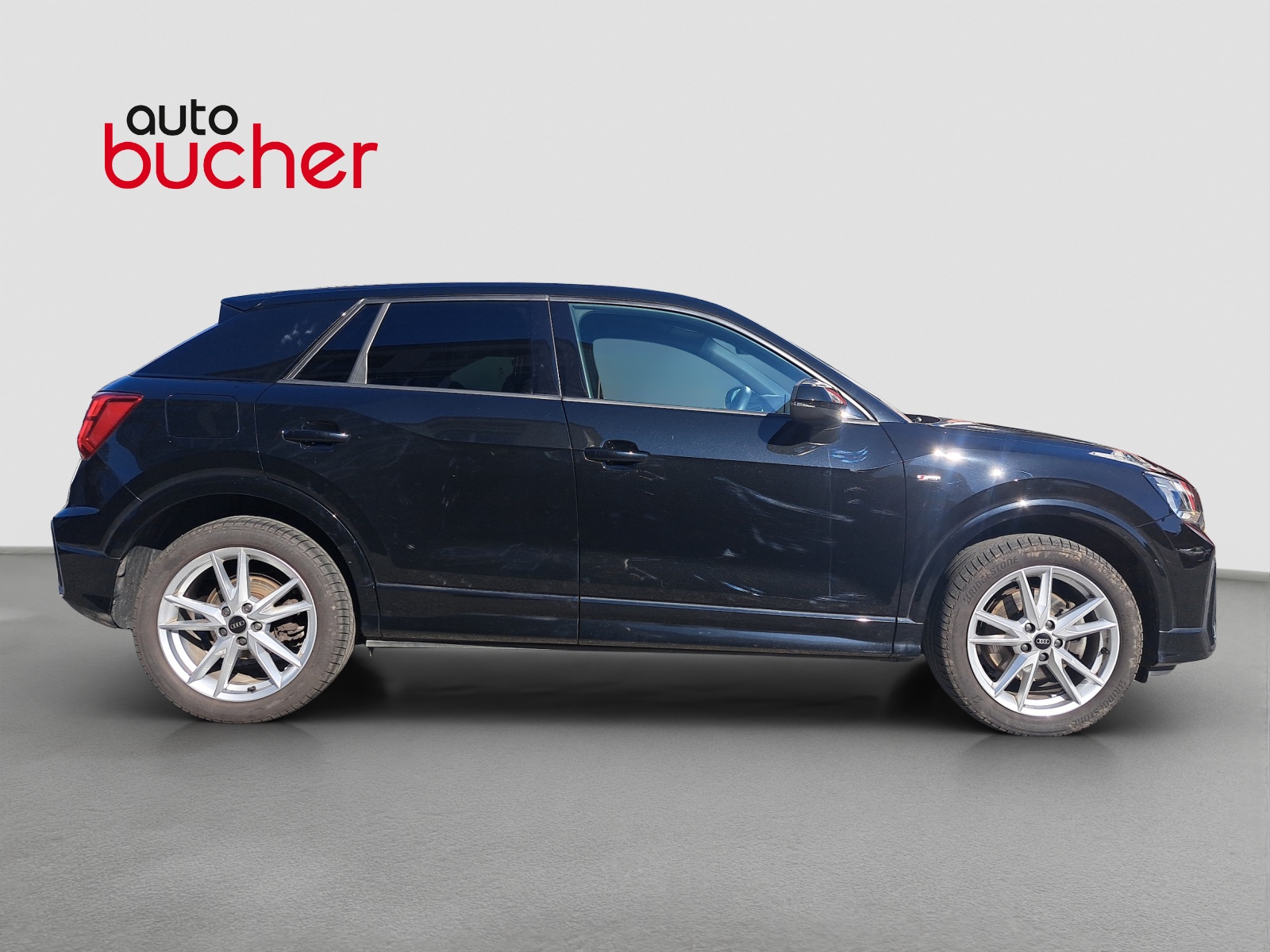 AUDI Q2 40 TFSI Attraction quattro S-tronic-showroom-element-2
