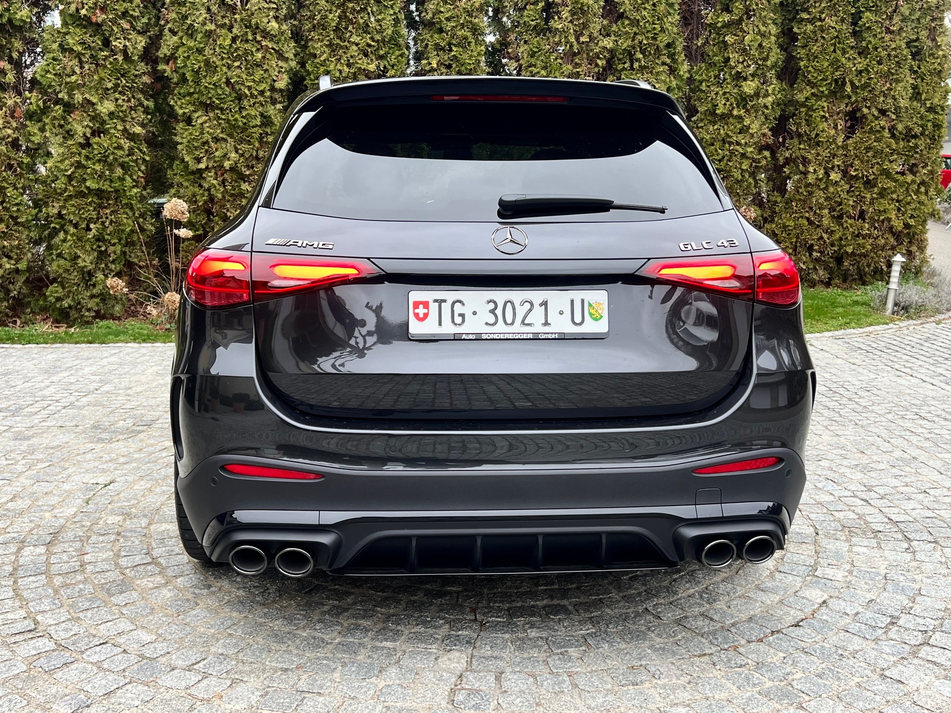 MERCEDES-BENZ GLC 43 AMG Executive Edition 4Matic 9G-Tronic-image-10