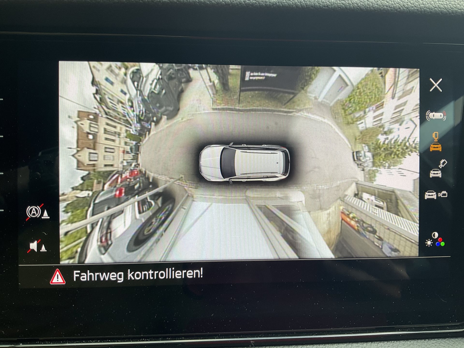 SKODA KODIAQ RS 4x4 *** Topausstattung mit nur 7'900km !! ***-image-19
