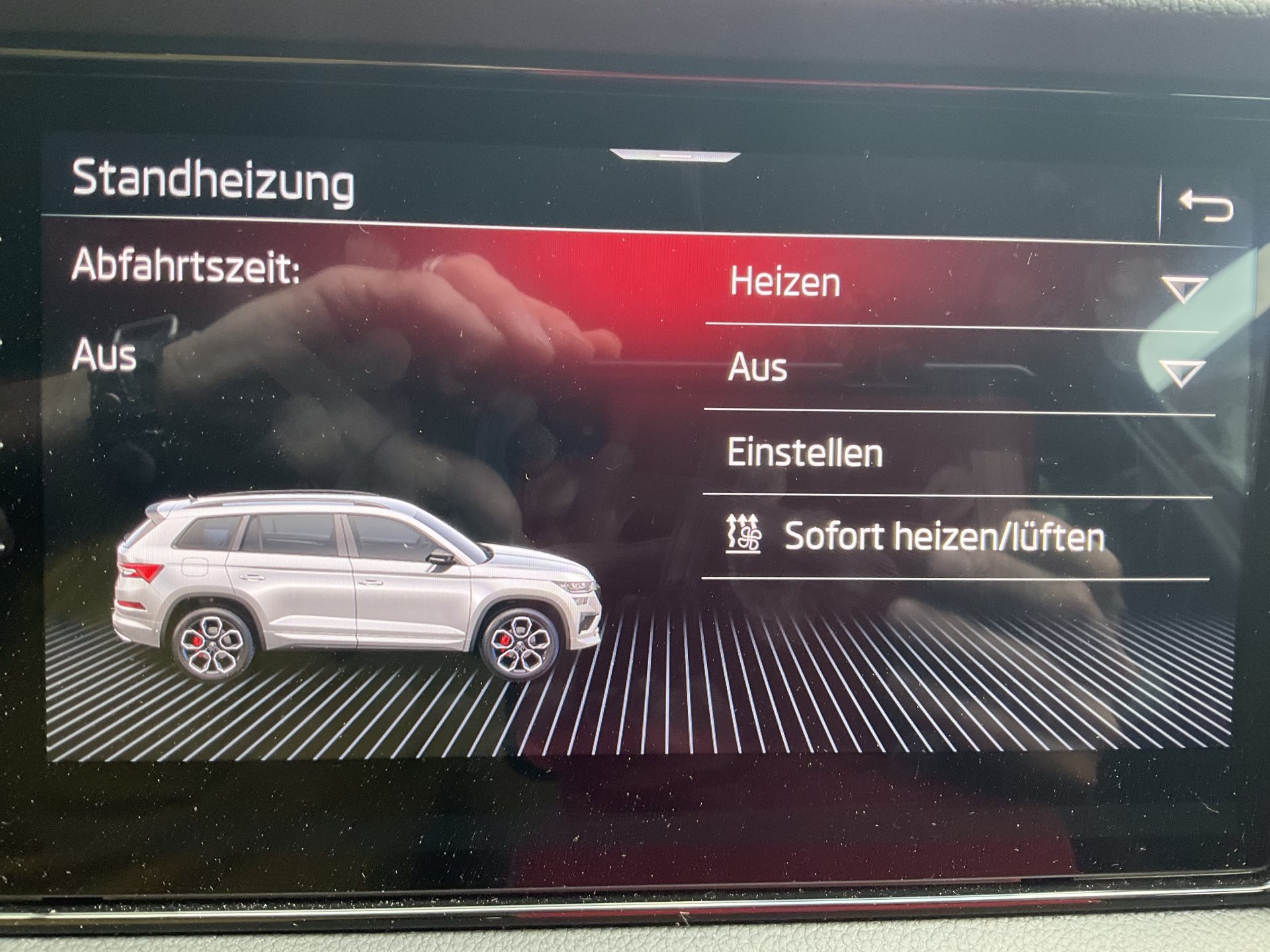 SKODA KODIAQ RS 4x4 *** Topausstattung mit nur 7'900km !! ***-image-24