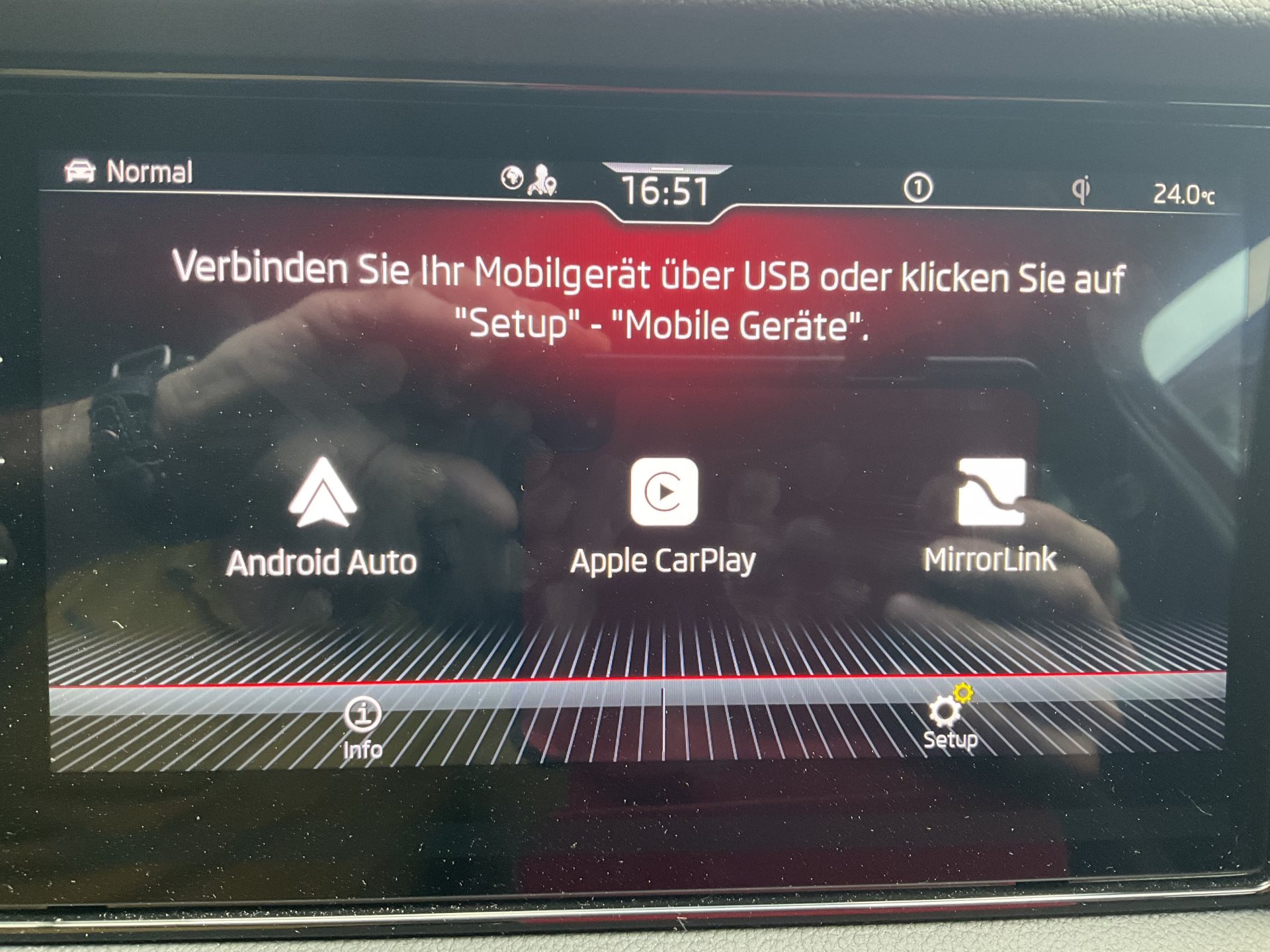 SKODA KODIAQ RS 4x4 *** Topausstattung mit nur 7'900km !! ***-image-16