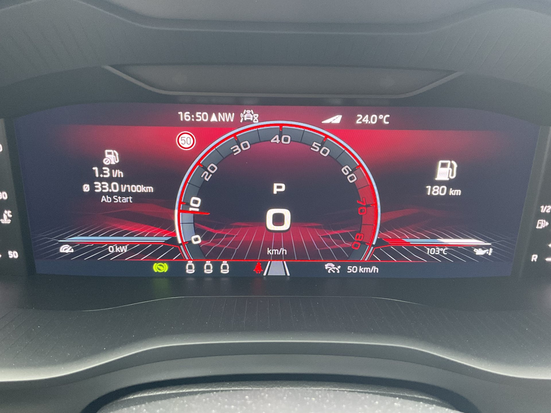 SKODA KODIAQ RS 4x4 *** Topausstattung mit nur 7'900km !! ***-image-11