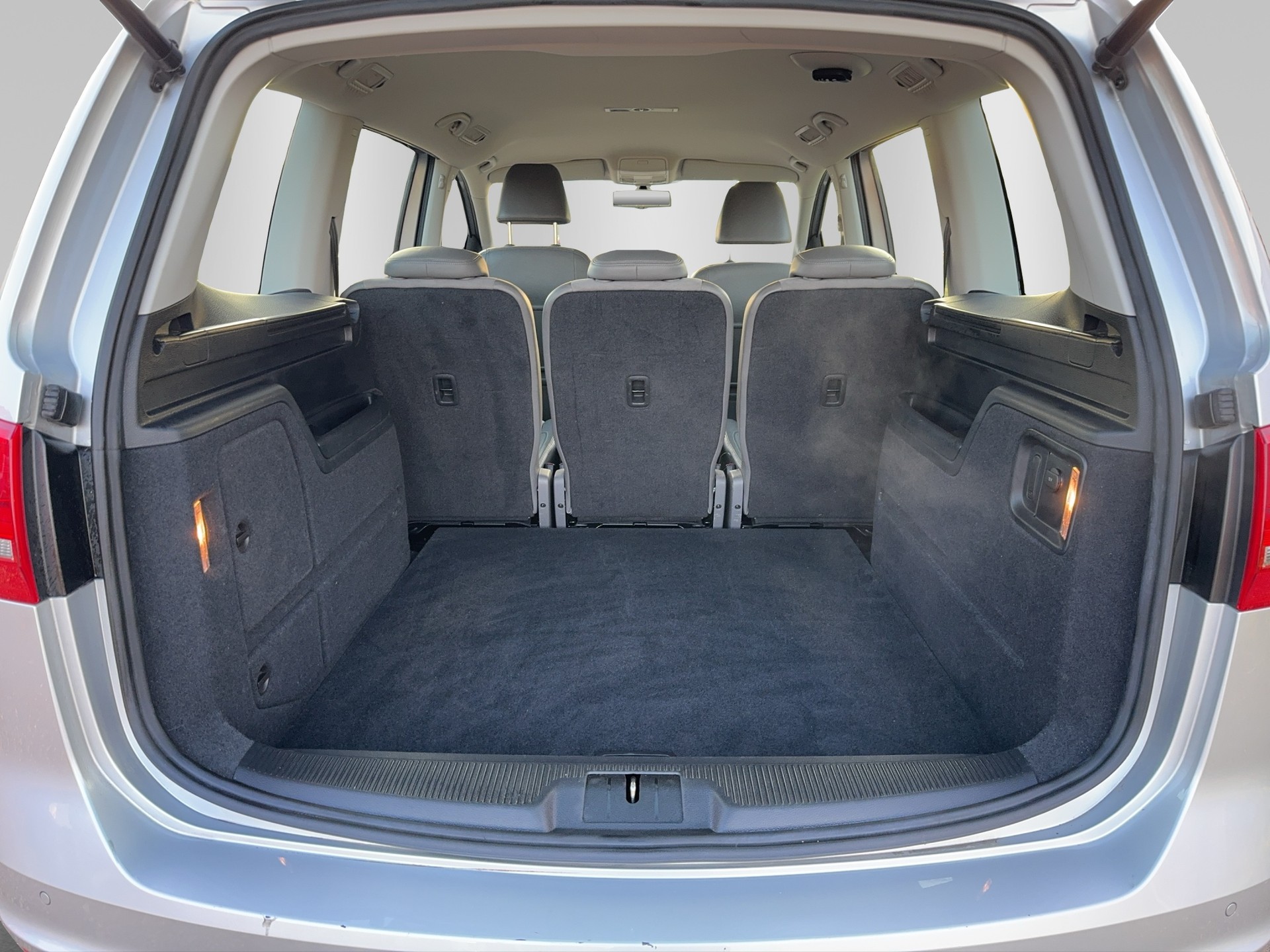 VW Sharan 2.0 TDI BlueMotion Technology Highline DSG-image-15
