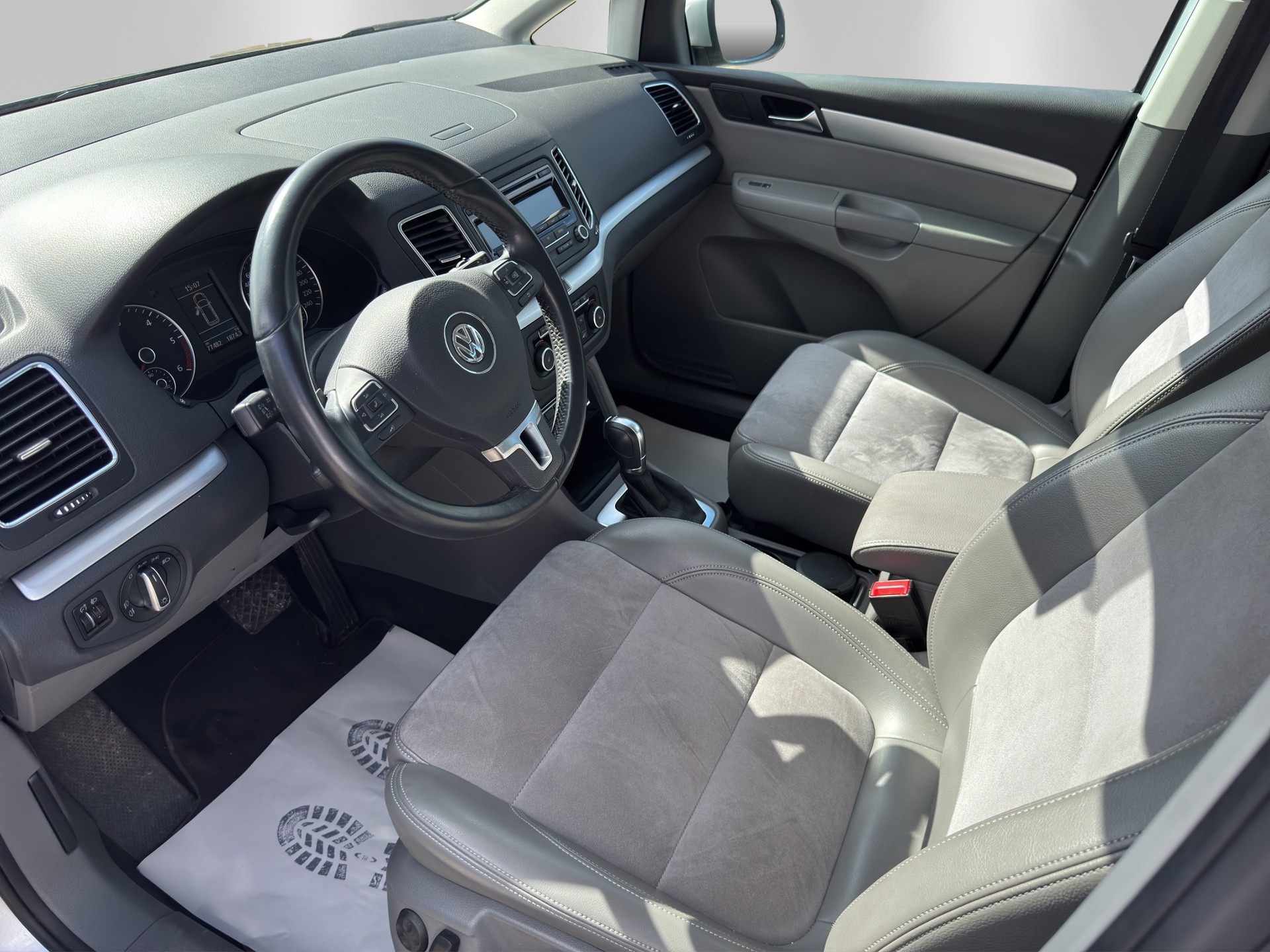 VW Sharan 2.0 TDI BlueMotion Technology Highline DSG-image-7