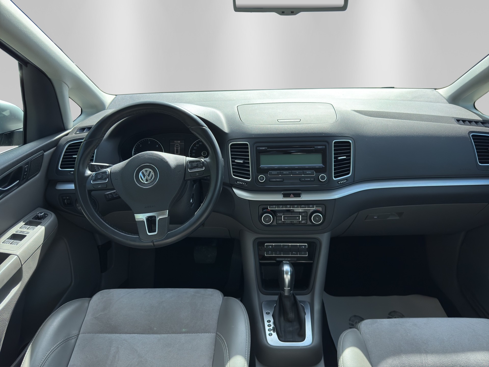 VW Sharan 2.0 TDI BlueMotion Technology Highline DSG-image-8