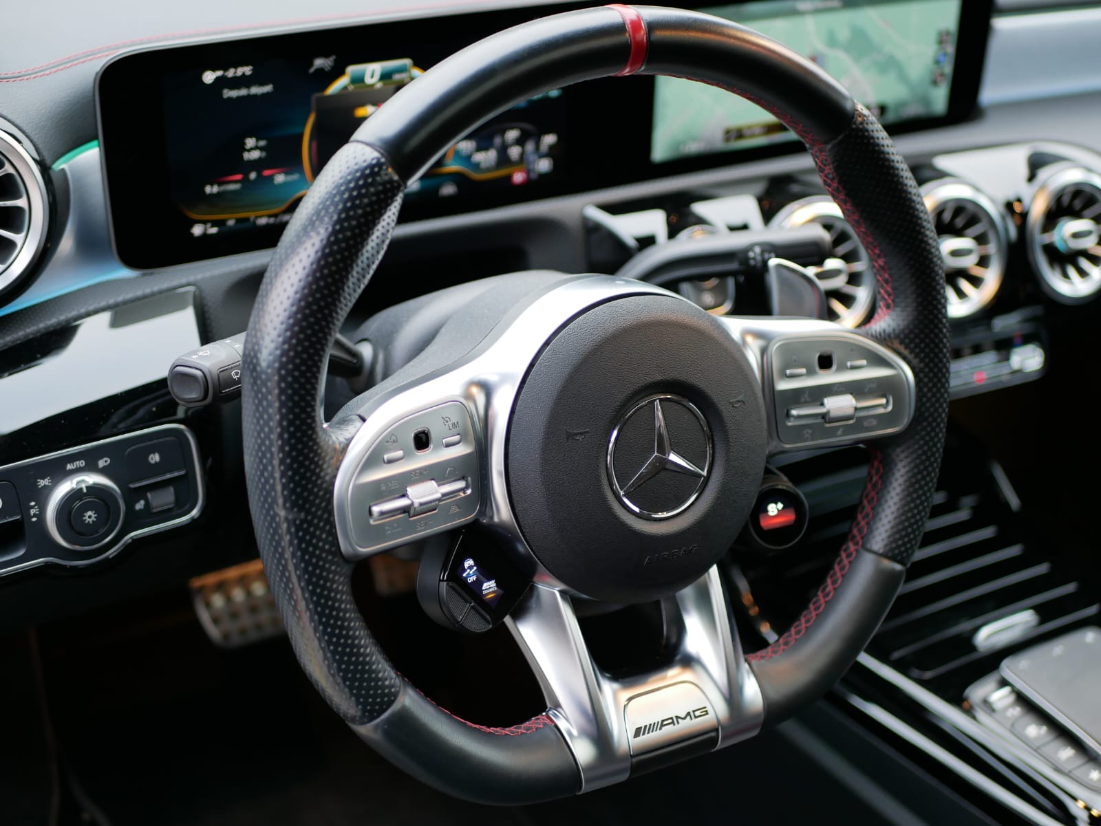 MERCEDES-BENZ CLA Shooting Brake 35 AMG 4Matic 7G-DCT-image-21