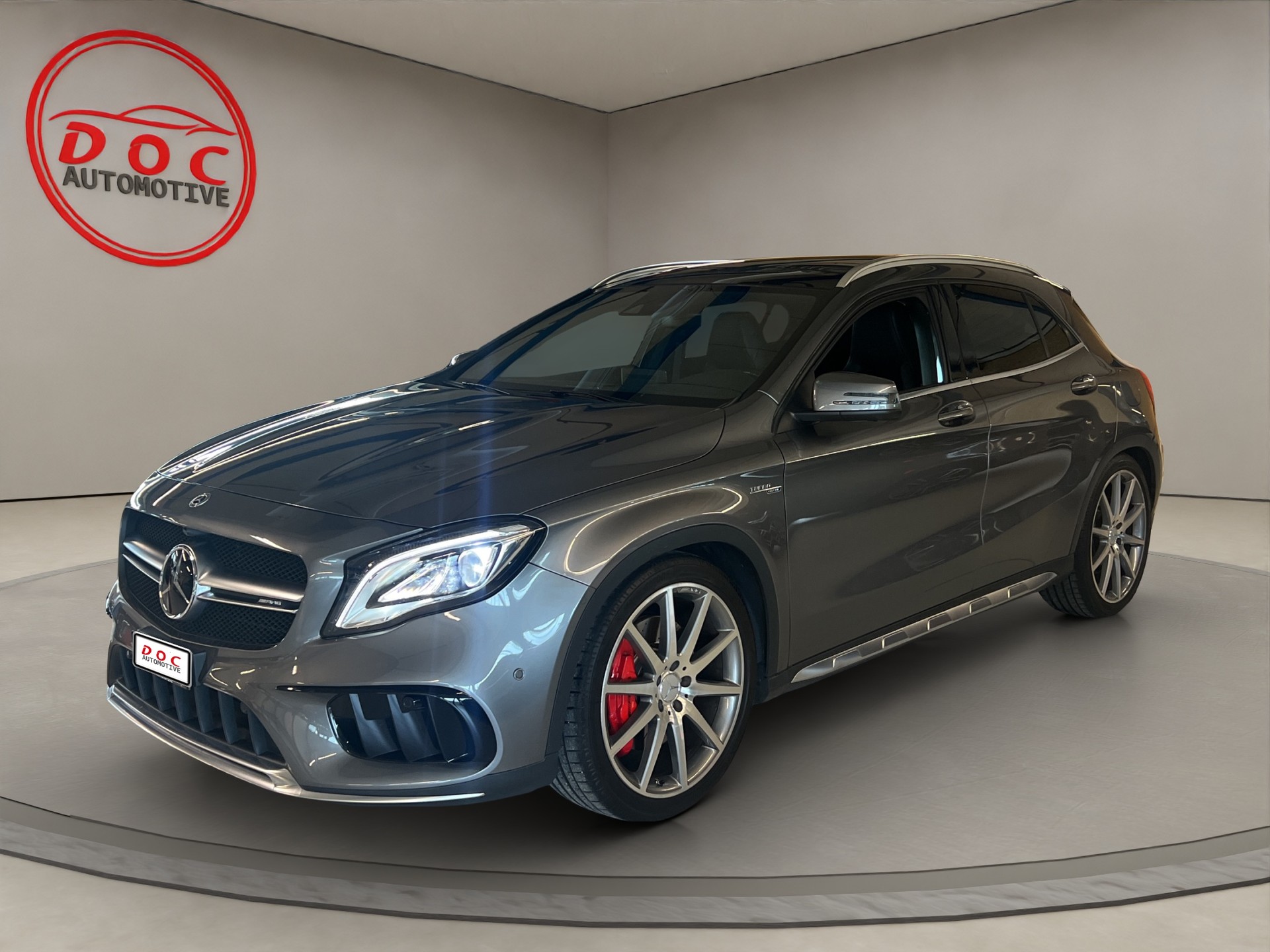 MERCEDES-BENZ GLA 45 AMG 4Matic 7G-DCT / CH-Fahrzeug mit Gratis Service