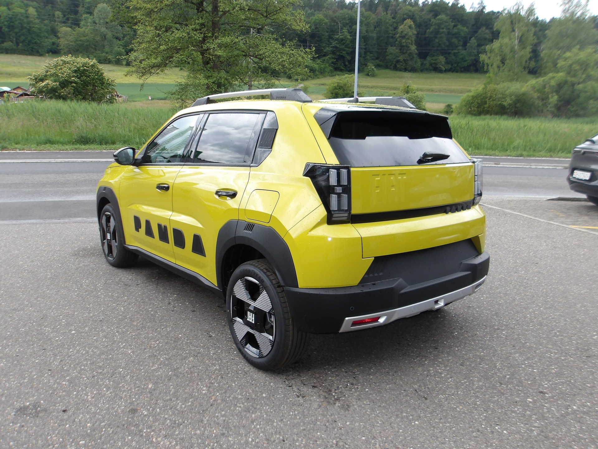 FIAT Grande Panda Elektro La Prima-image-2