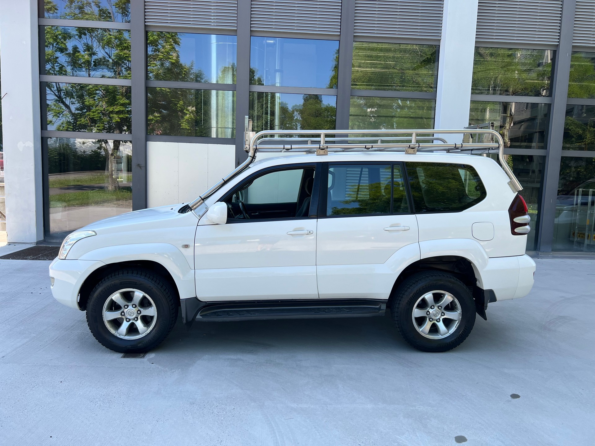 TOYOTA Land Cruiser 4.0 V6 Linea Luna-showroom-element-1
