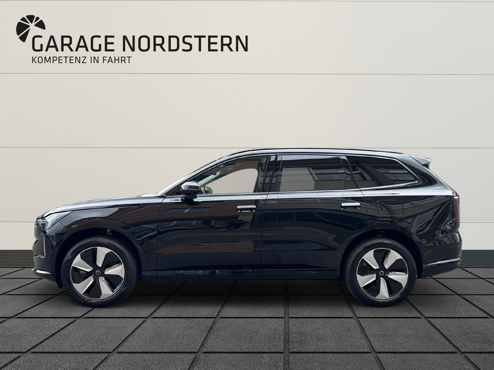 VOLVO EX 90 Twin Plus AWD-showroom-element-1