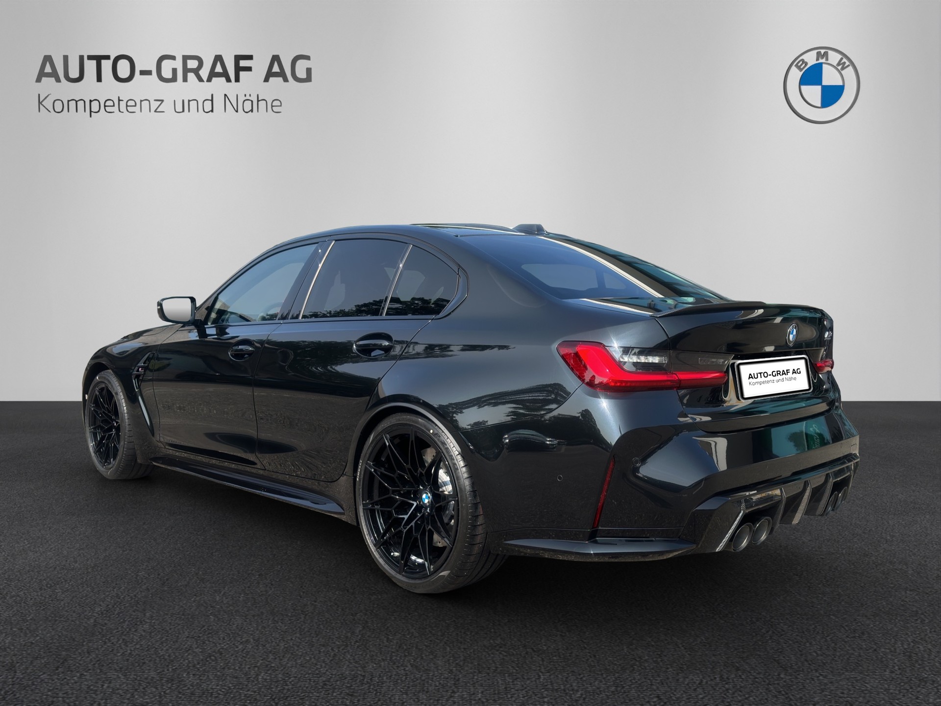 BMW M3 Competition M xDrive-showroom-element-2