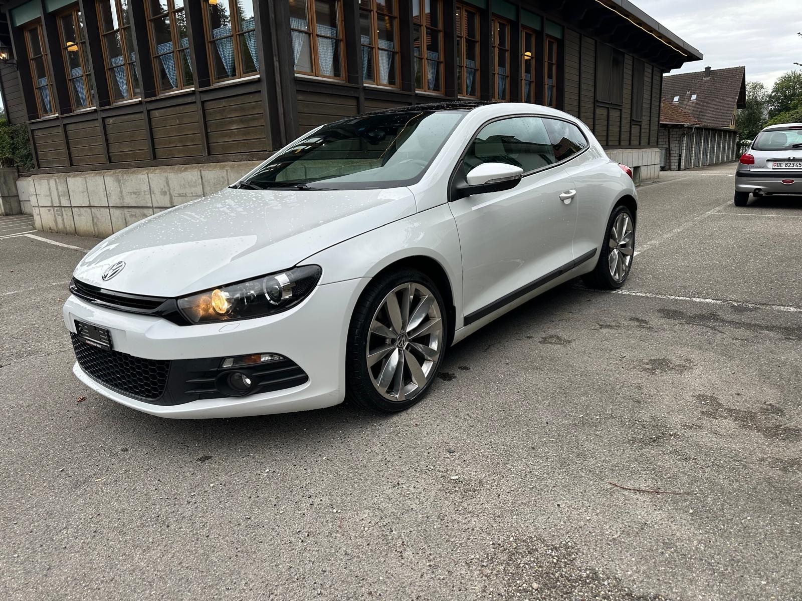 VW Scirocco 2.0 TSI DSG-showroom-element-1
