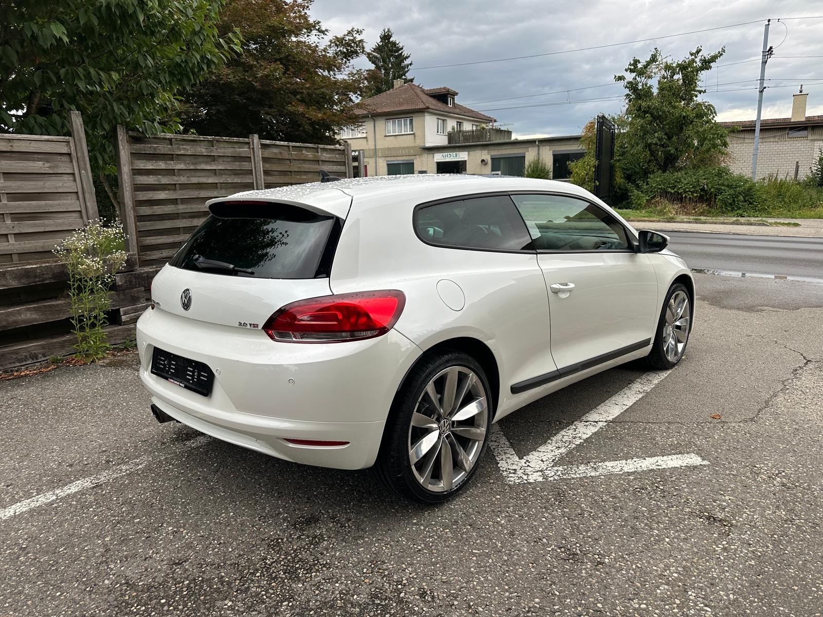VW Scirocco 2.0 TSI DSG-showroom-element-2