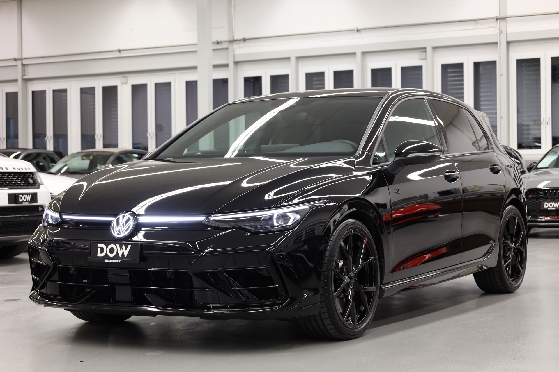 VW Golf VIII 2.0 TSI R Black Edition DSG 4motion-showroom-element-2