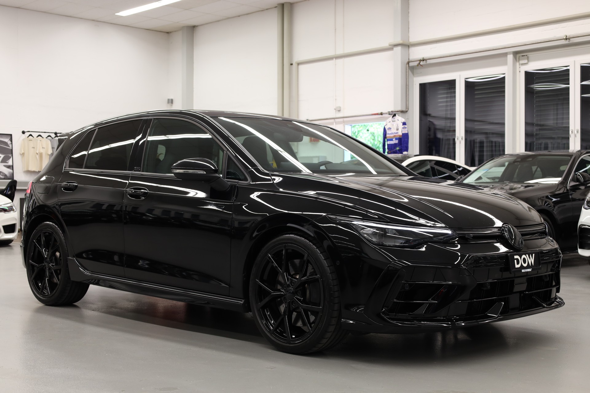 VW Golf VIII 2.0 TSI R Black Edition DSG 4motion-showroom-element-1