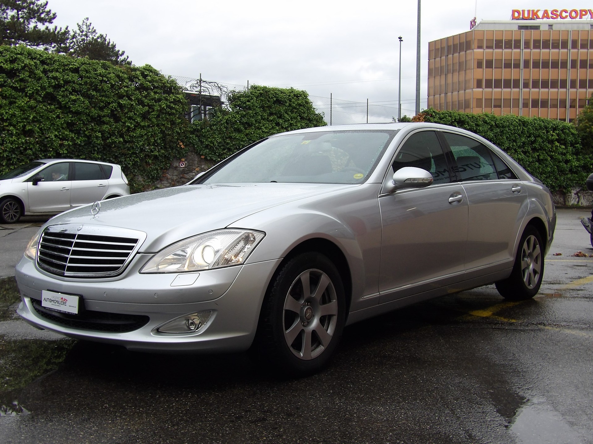 MERCEDES-BENZ S 350 7G-Tronic-showroom-element-2