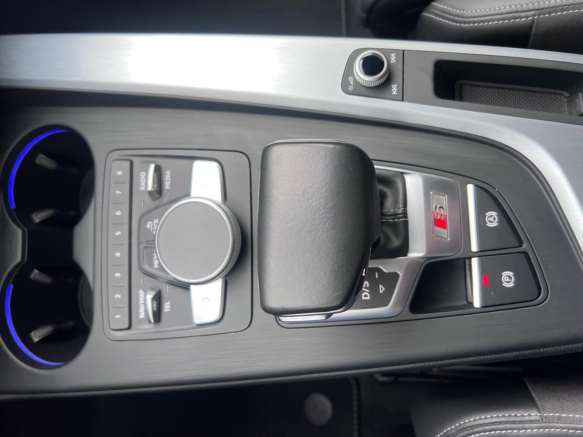 AUDI S4 3.0 TFSI quattro tiptronic-image-16