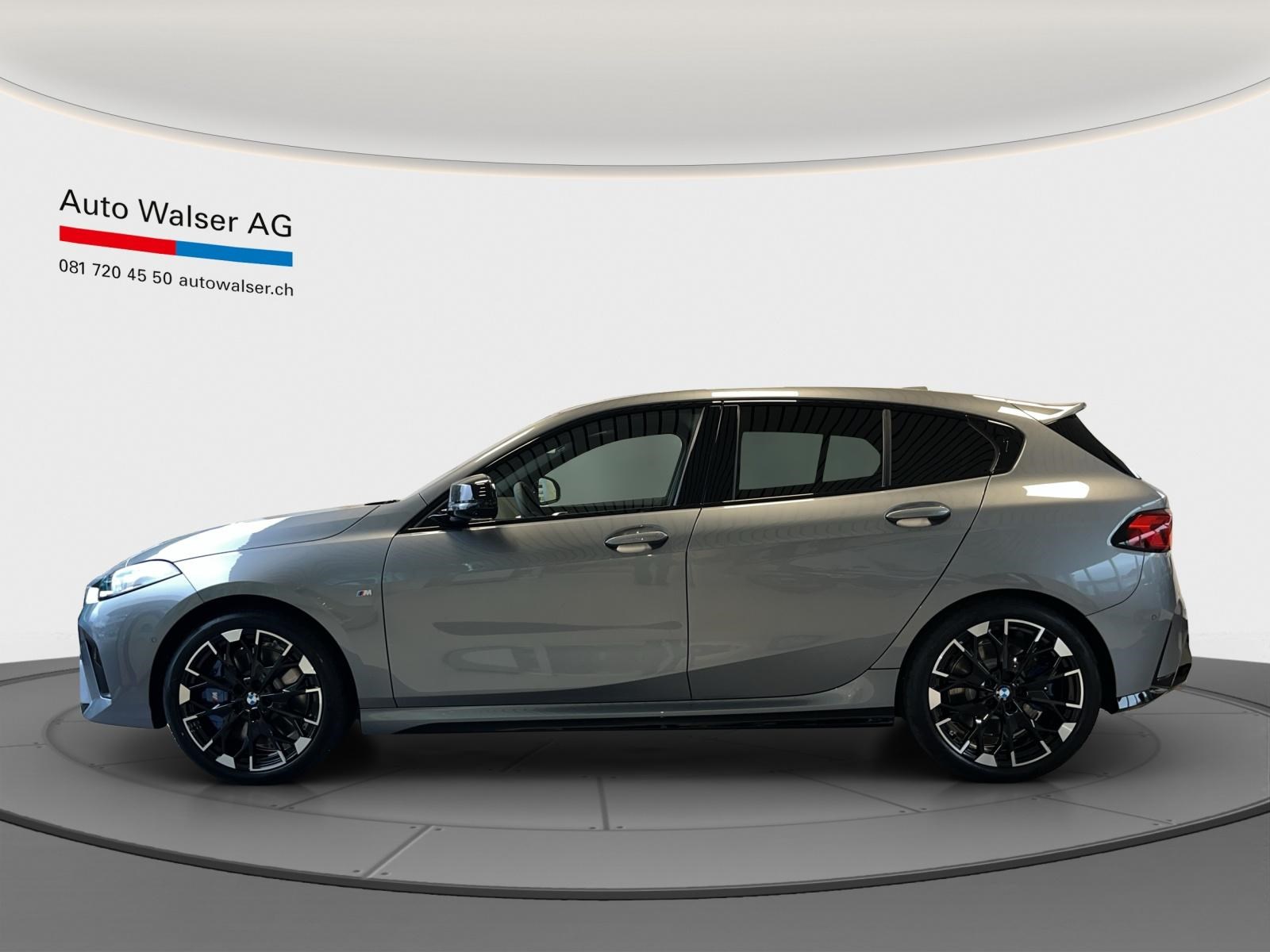 BMW M135i xDrive-showroom-element-1