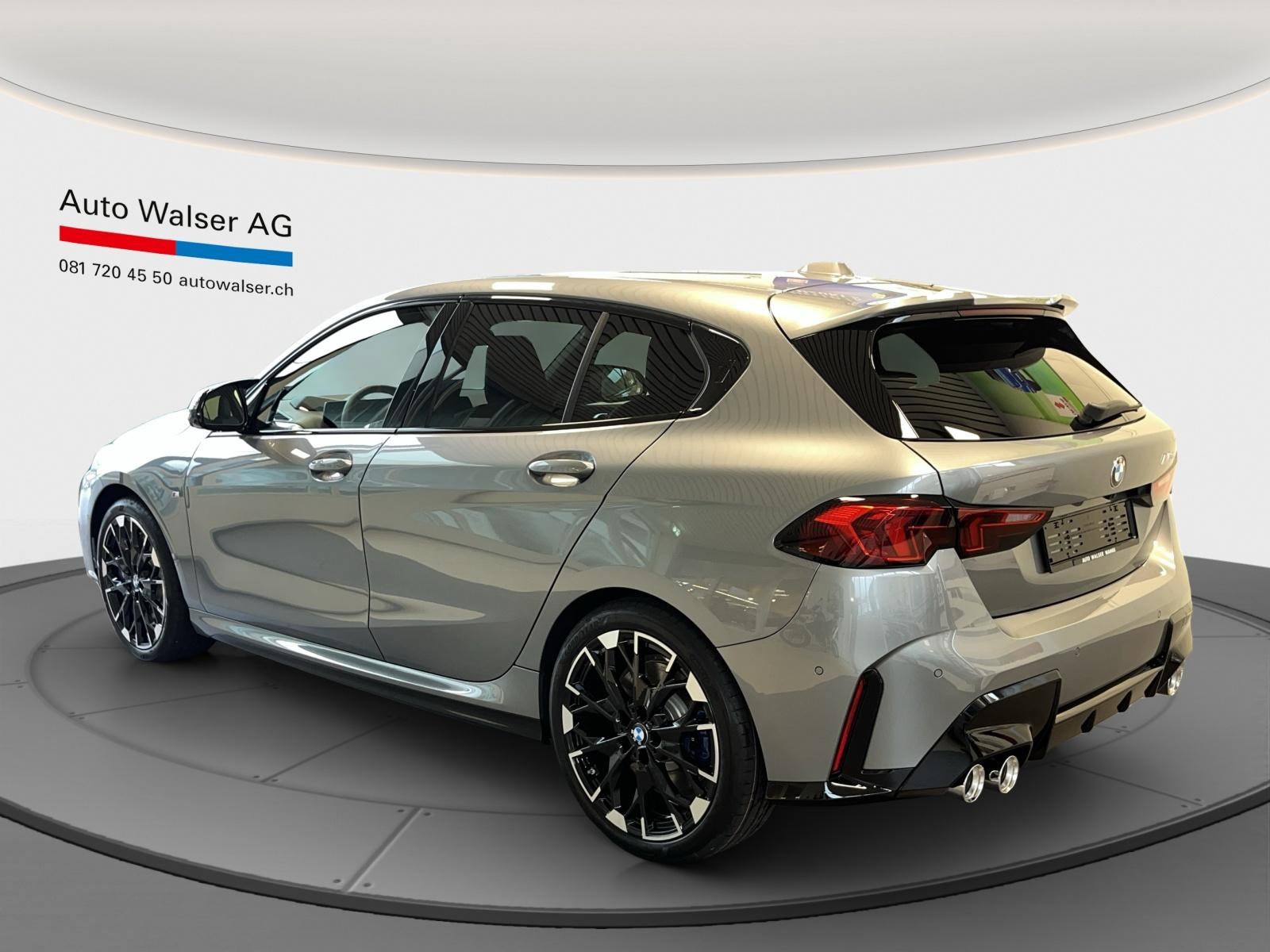 BMW M135i xDrive-showroom-element-2