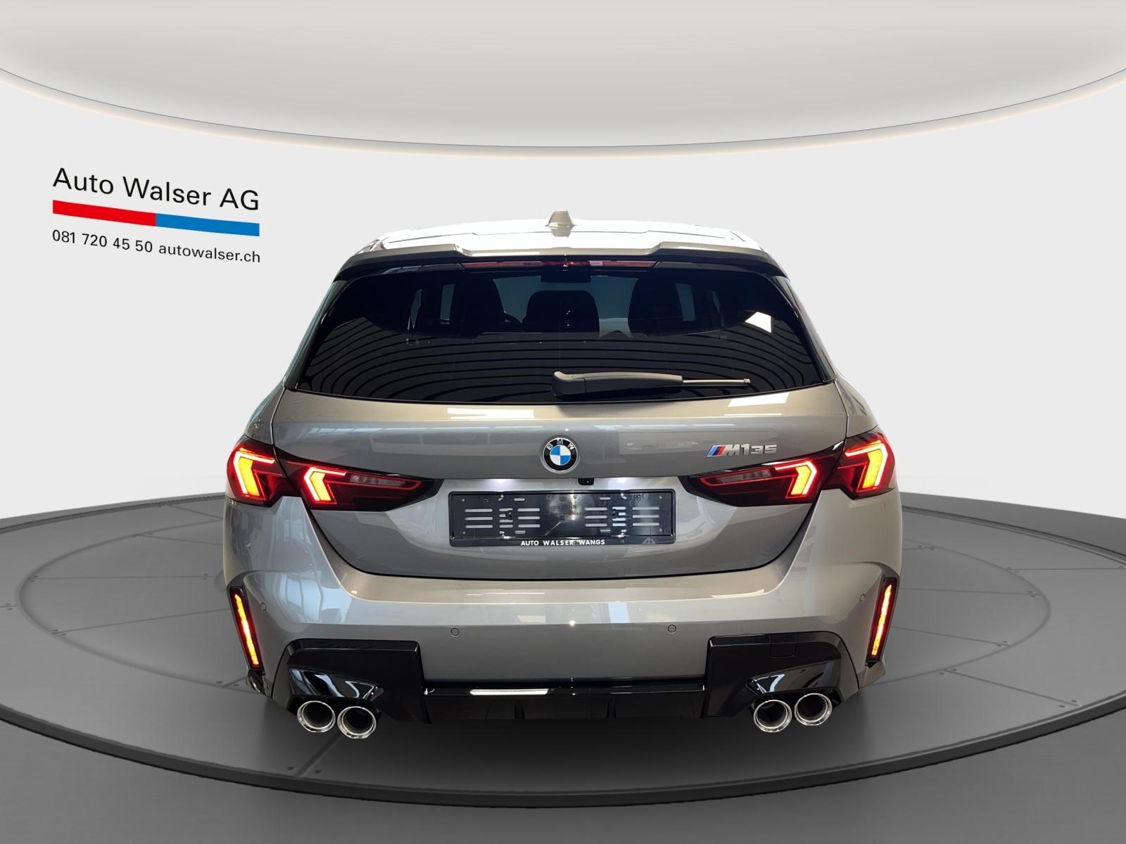 BMW M135i xDrive-showroom-element-3