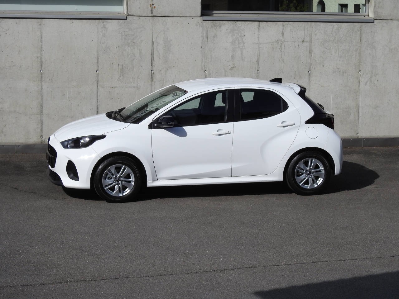 MAZDA 2 1.5 Hybrid Centre-Line-image-1