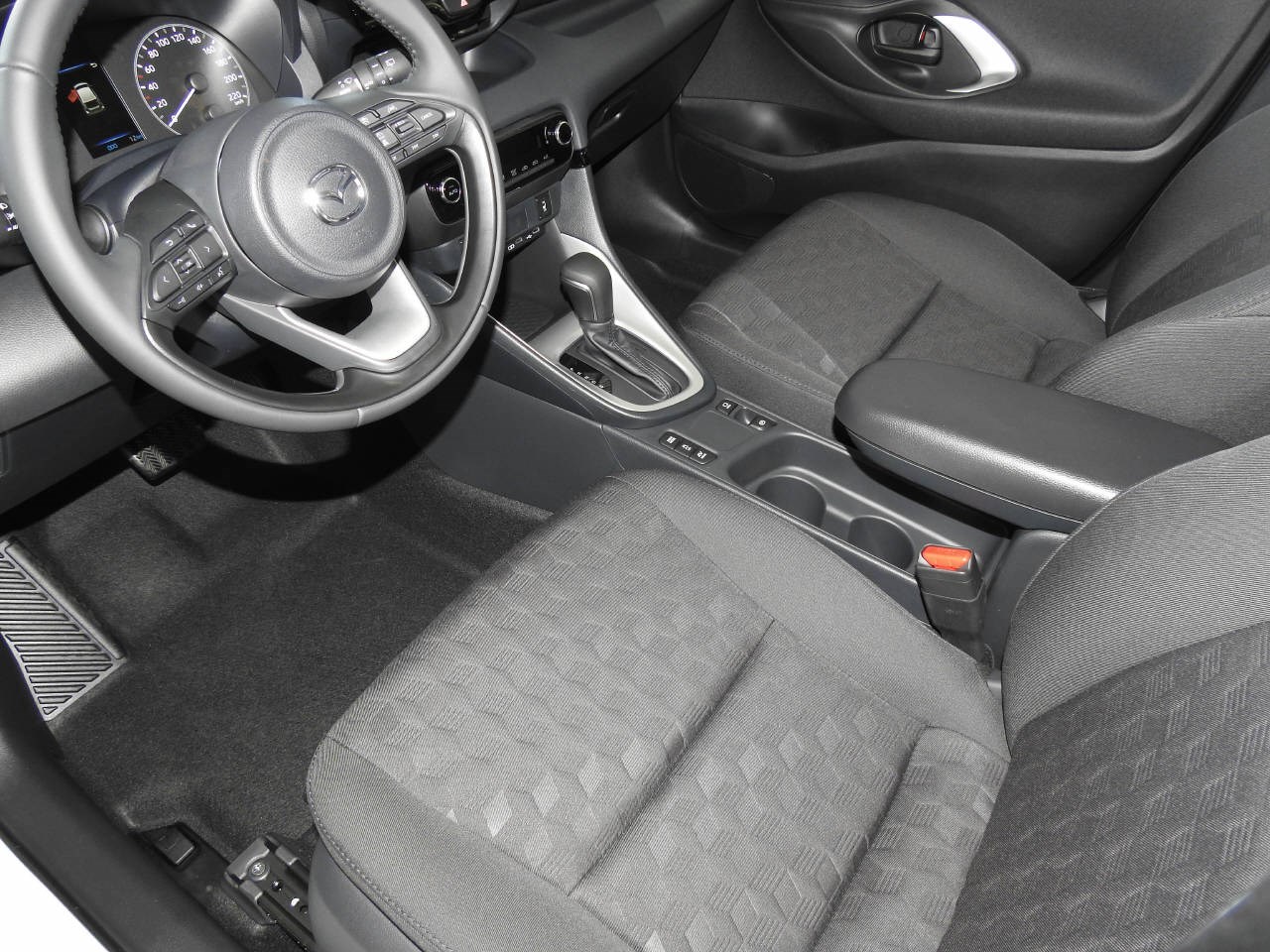 MAZDA 2 1.5 Hybrid Centre-Line-image-13