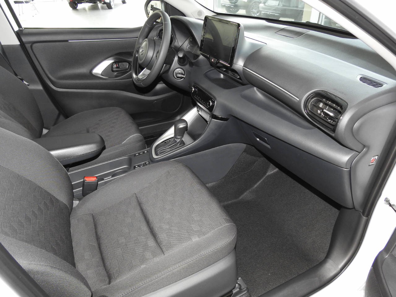 MAZDA 2 1.5 Hybrid Centre-Line-image-15
