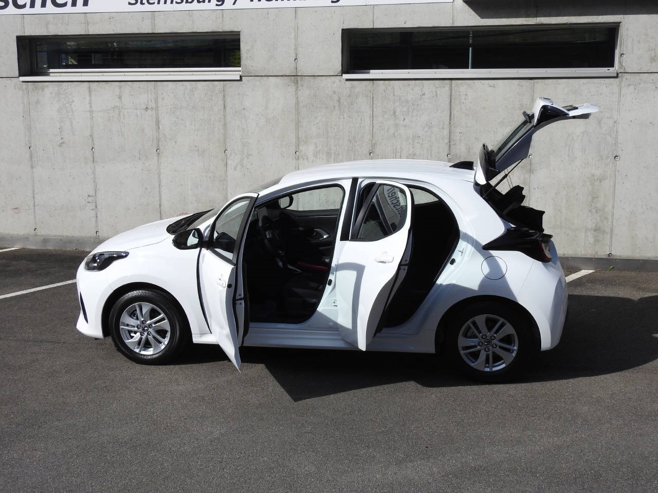 MAZDA 2 1.5 Hybrid Centre-Line-image-9