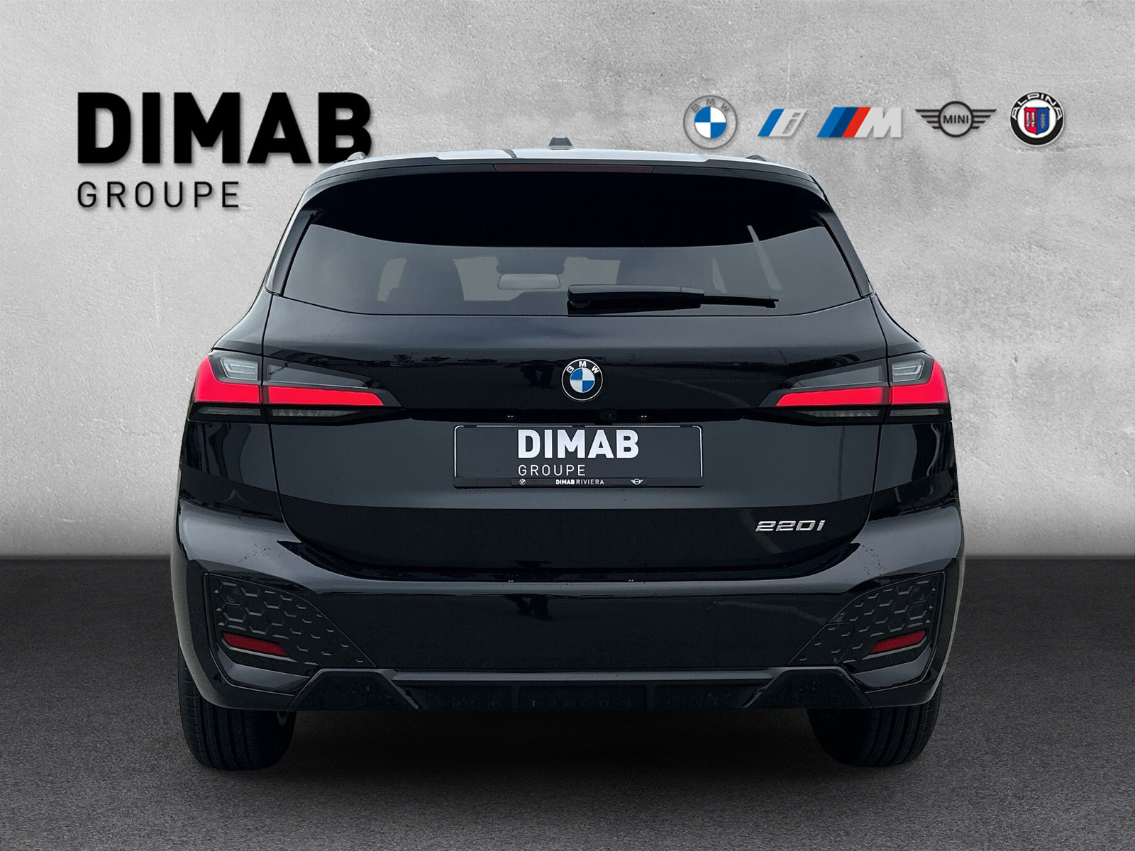 BMW 220i Active Tourer M Sport DKG-showroom-element-3