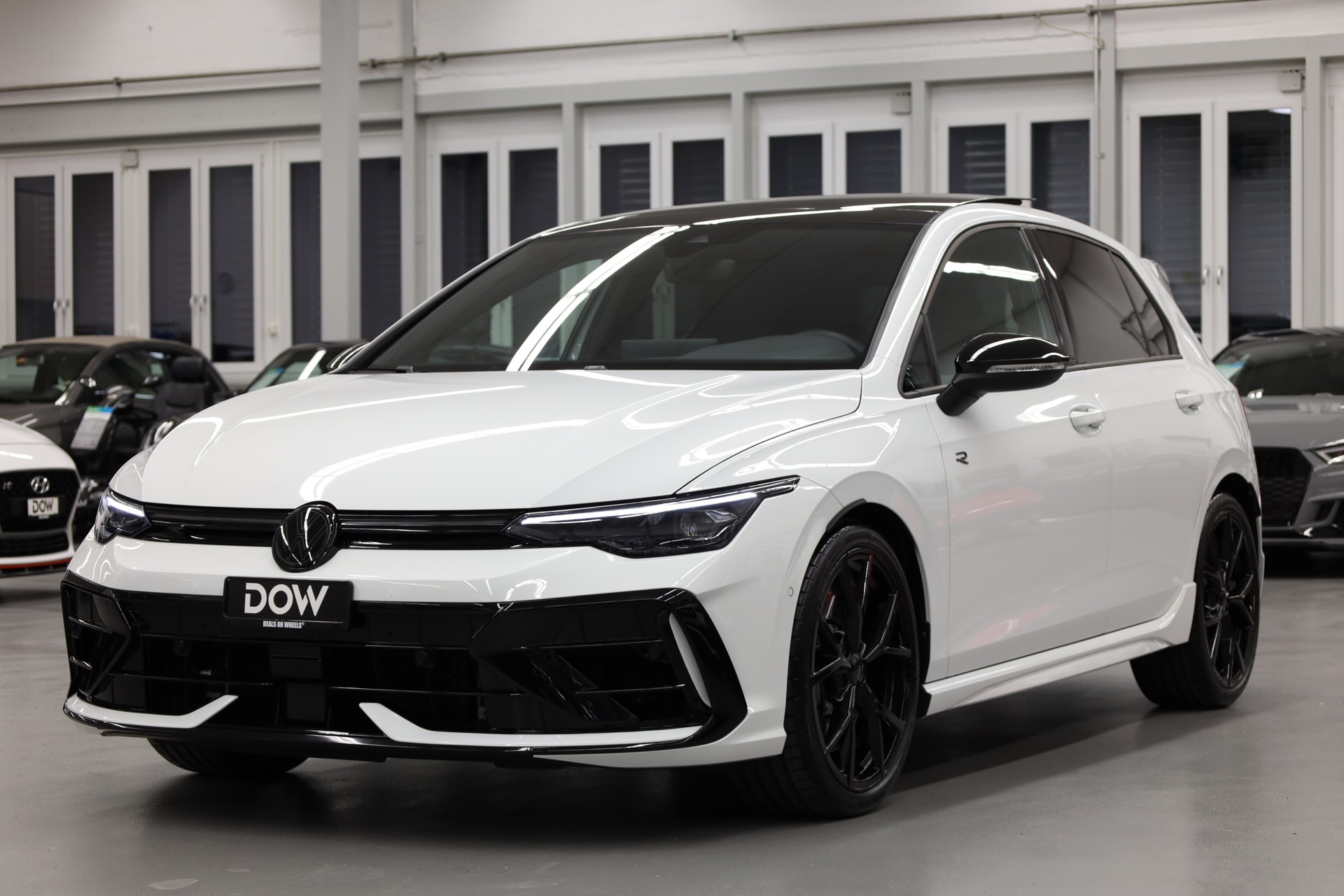 VW Golf VIII 2.0 TSI R Black Edition DSG 4motion-showroom-element-2