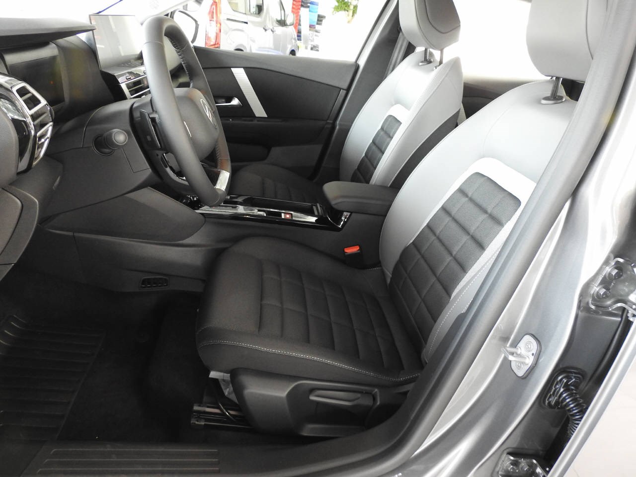 CITROEN C4 1.2 Hybrid You+-image-12